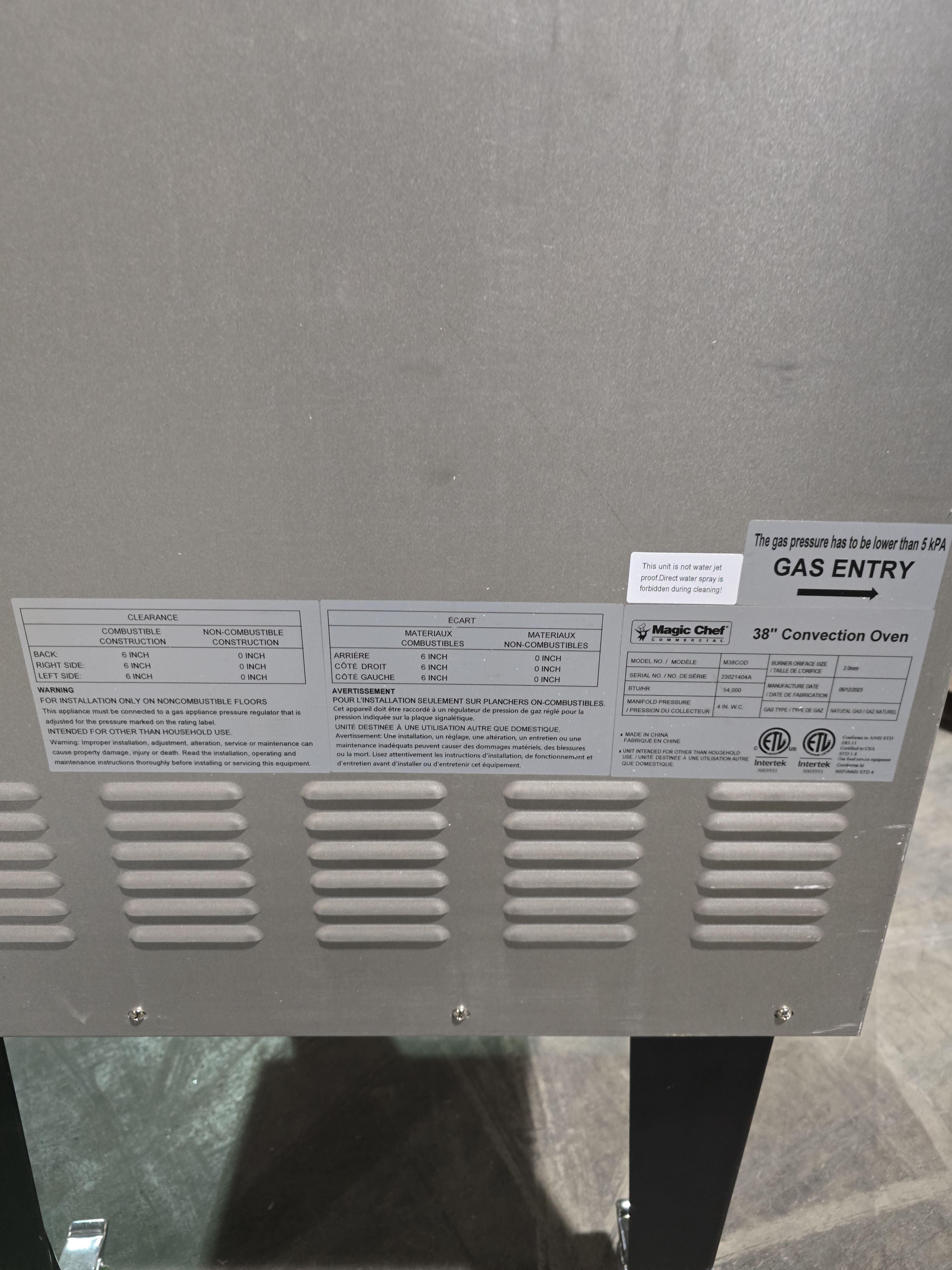 APPLIANCES MAGIC CHEF CONVECTION OVEN - LOT-1021-13-1