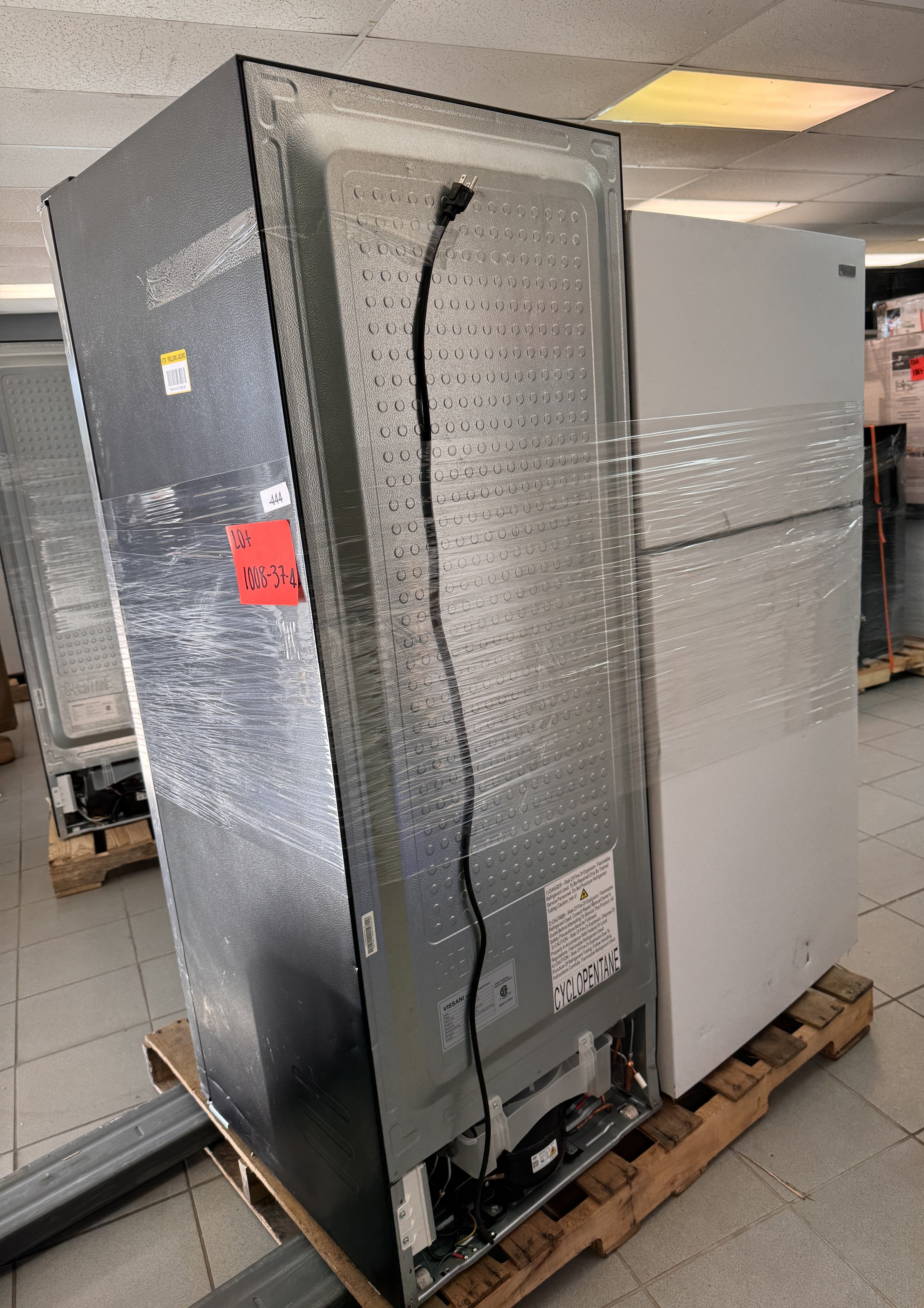 APPLIANCES REFRIGERATORS - LOT-1008-37-4