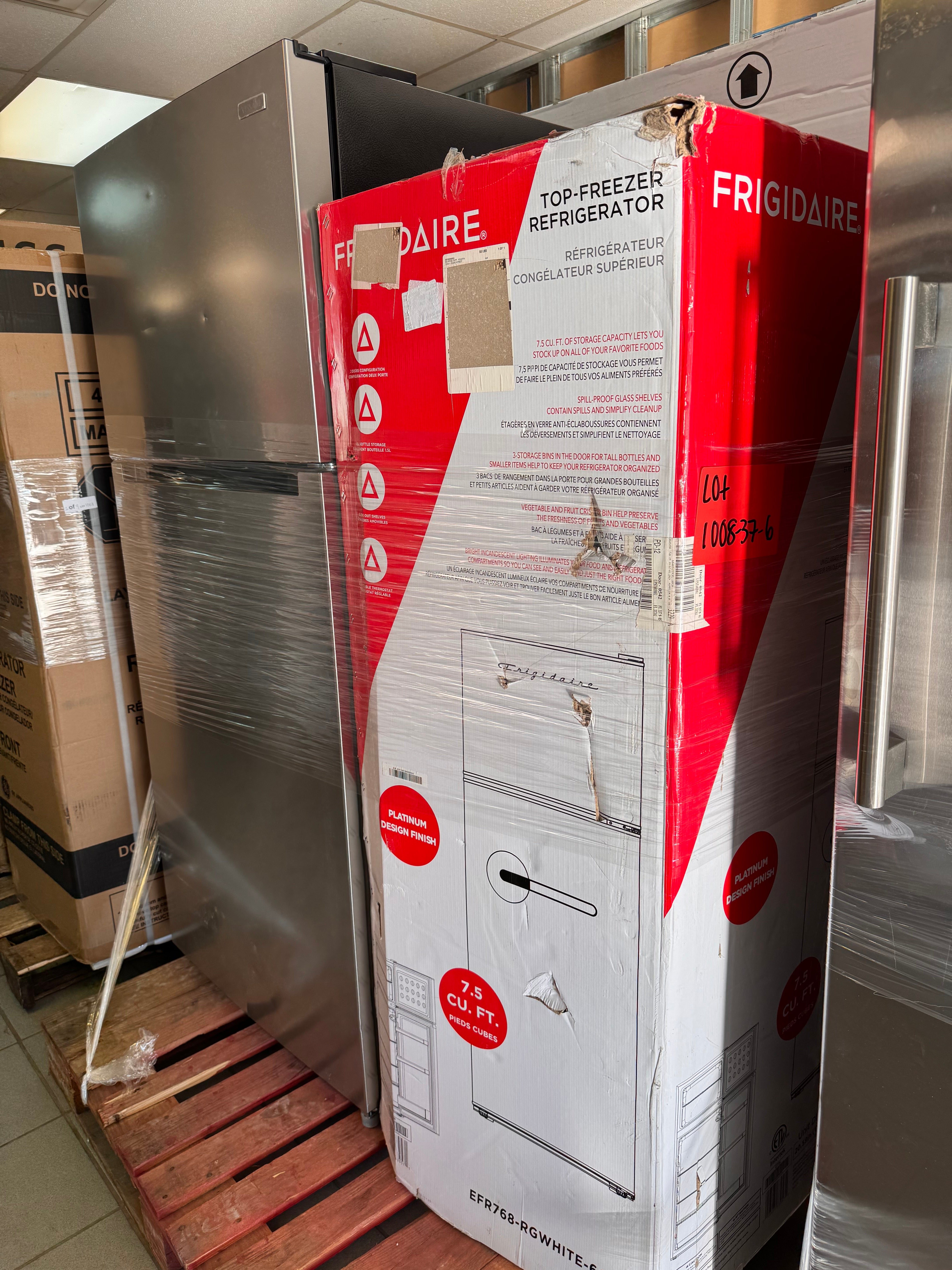 APPLIANCES REFRIGERATORS - LOT-1008-37-6