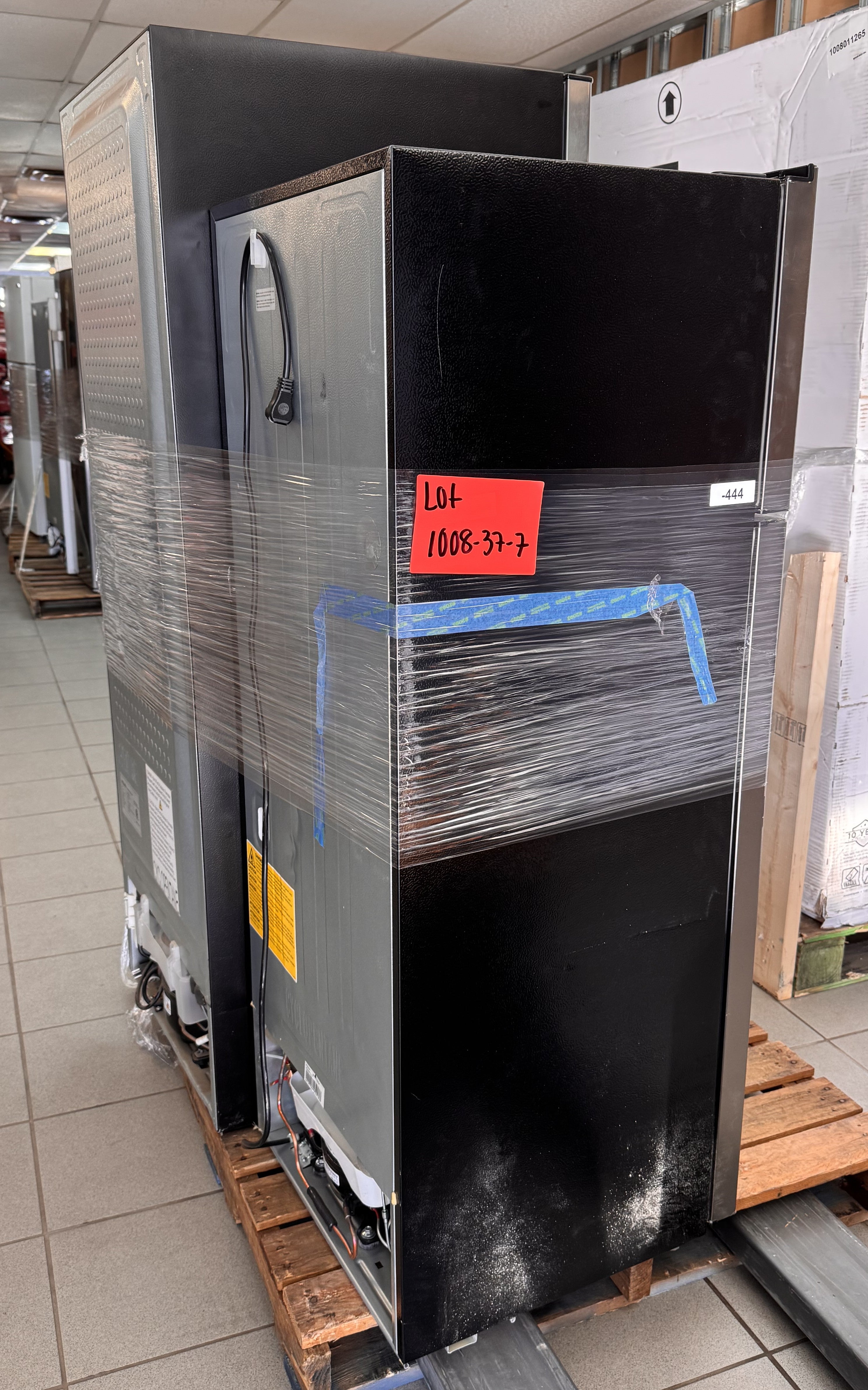APPLIANCES REFRIGERATORS - LOT-1008-37-7