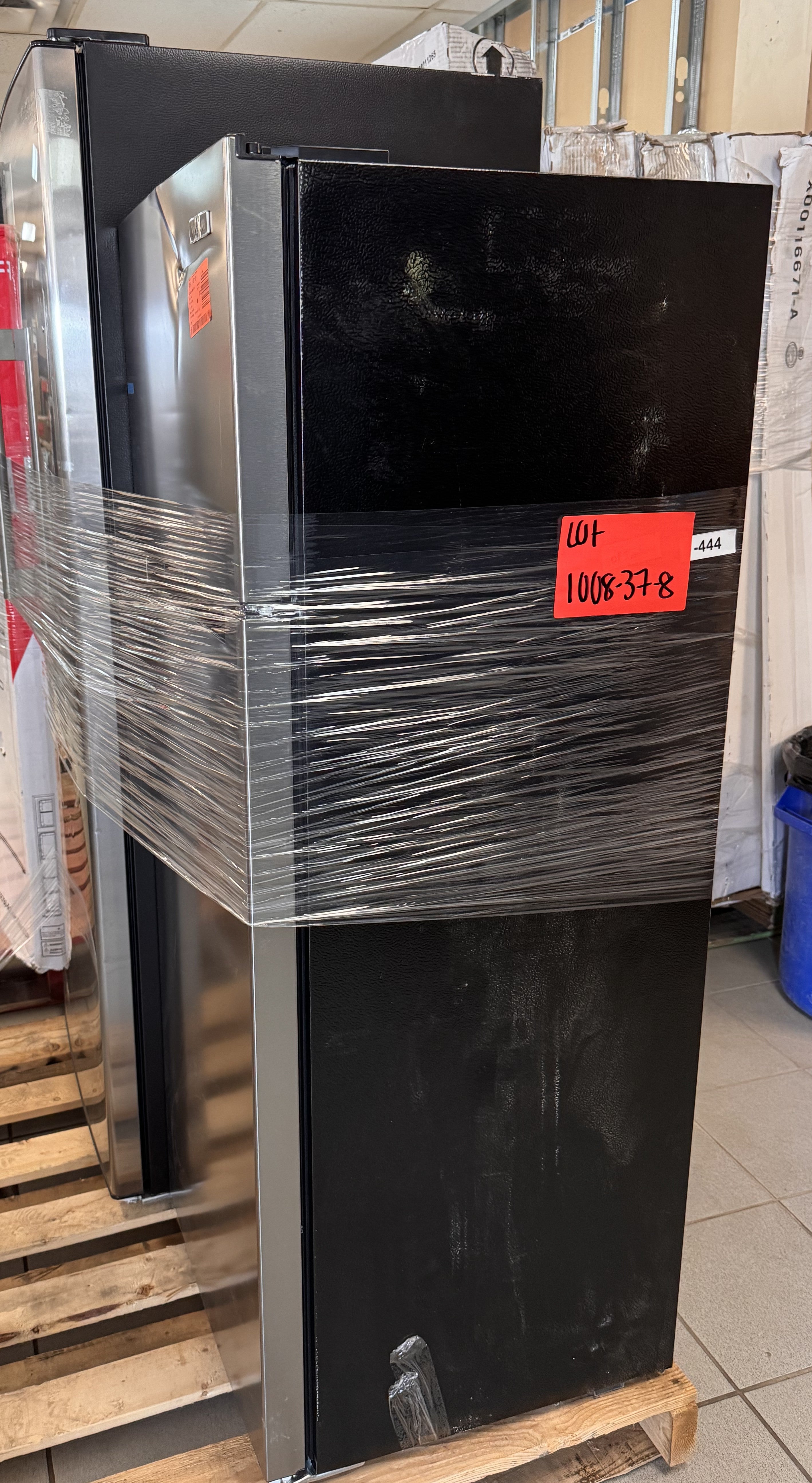 APPLIANCES REFRIGERATORS - LOT-1008-37-8