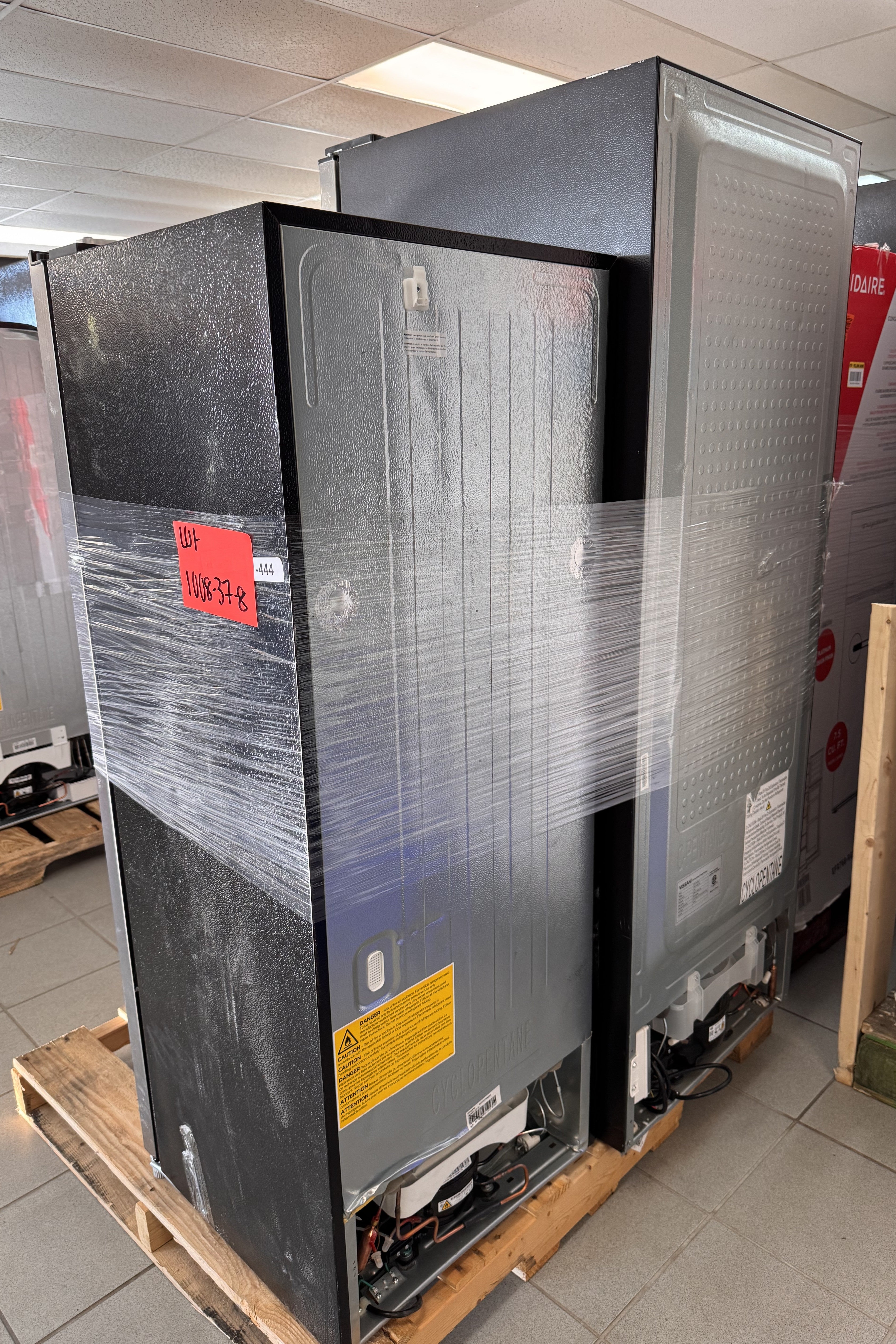 APPLIANCES REFRIGERATORS - LOT-1008-37-8