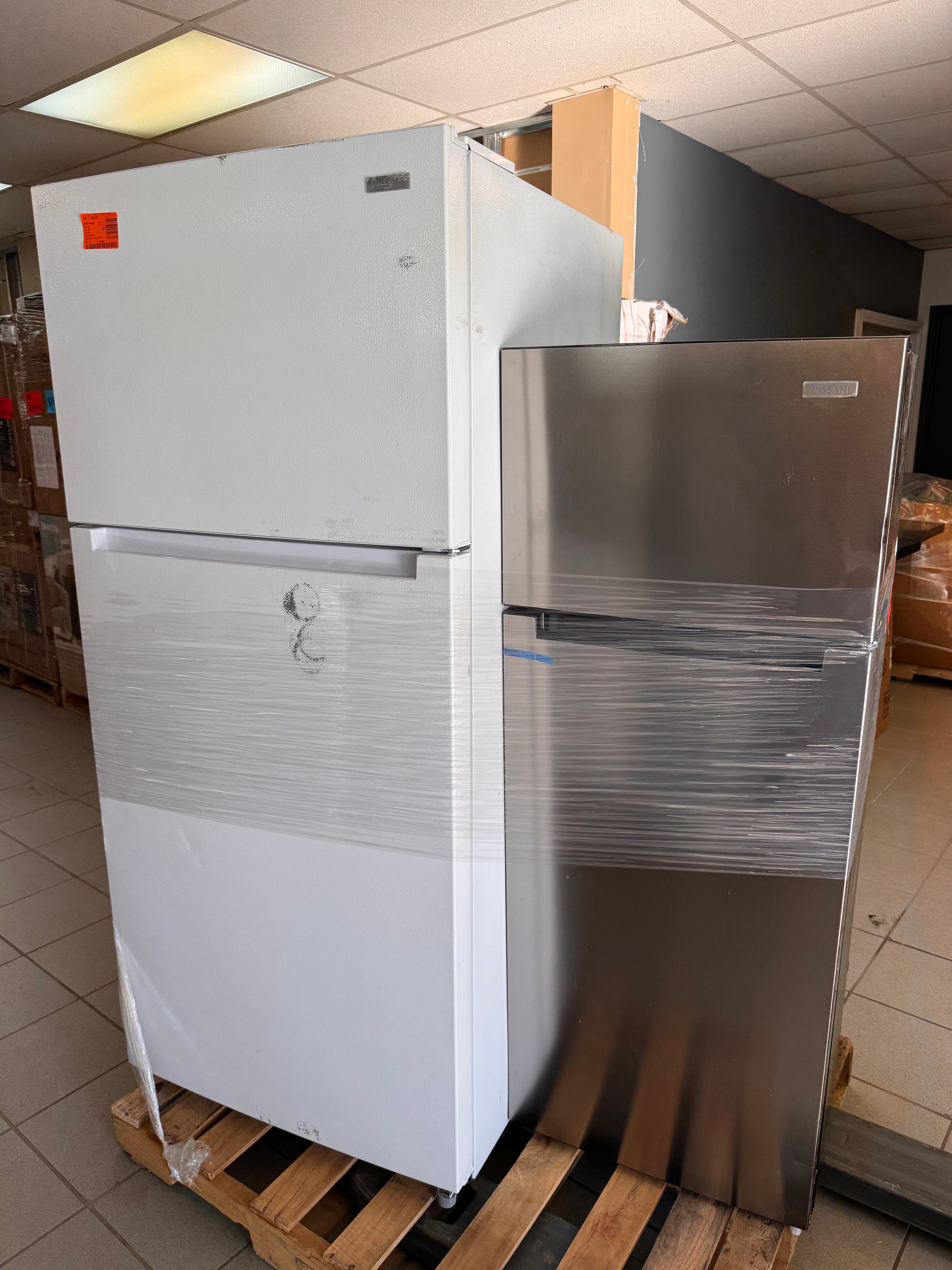 APPLIANCES REFRIGERATORS - LOT-1008-37-9
