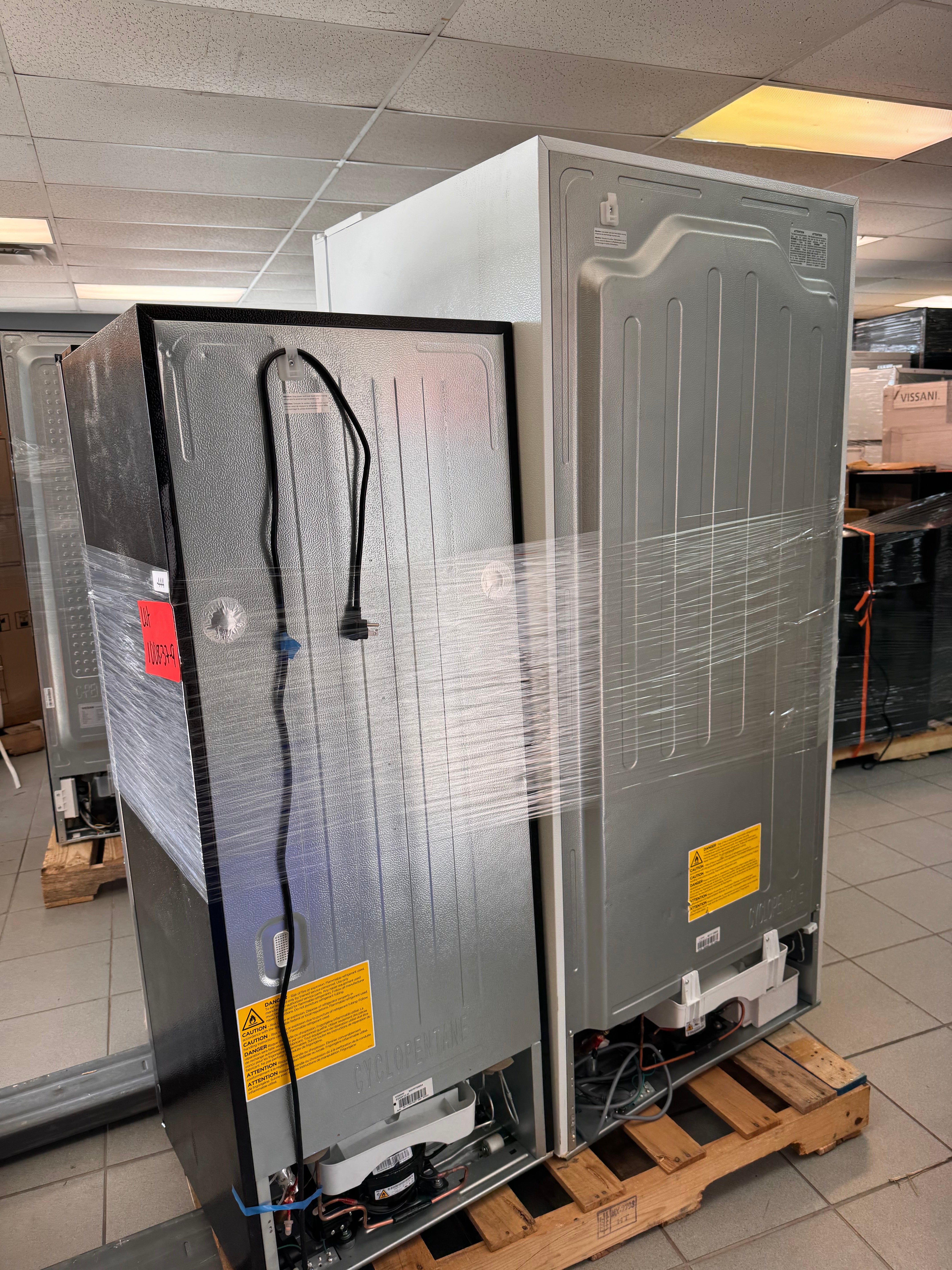 APPLIANCES REFRIGERATORS - LOT-1008-37-9