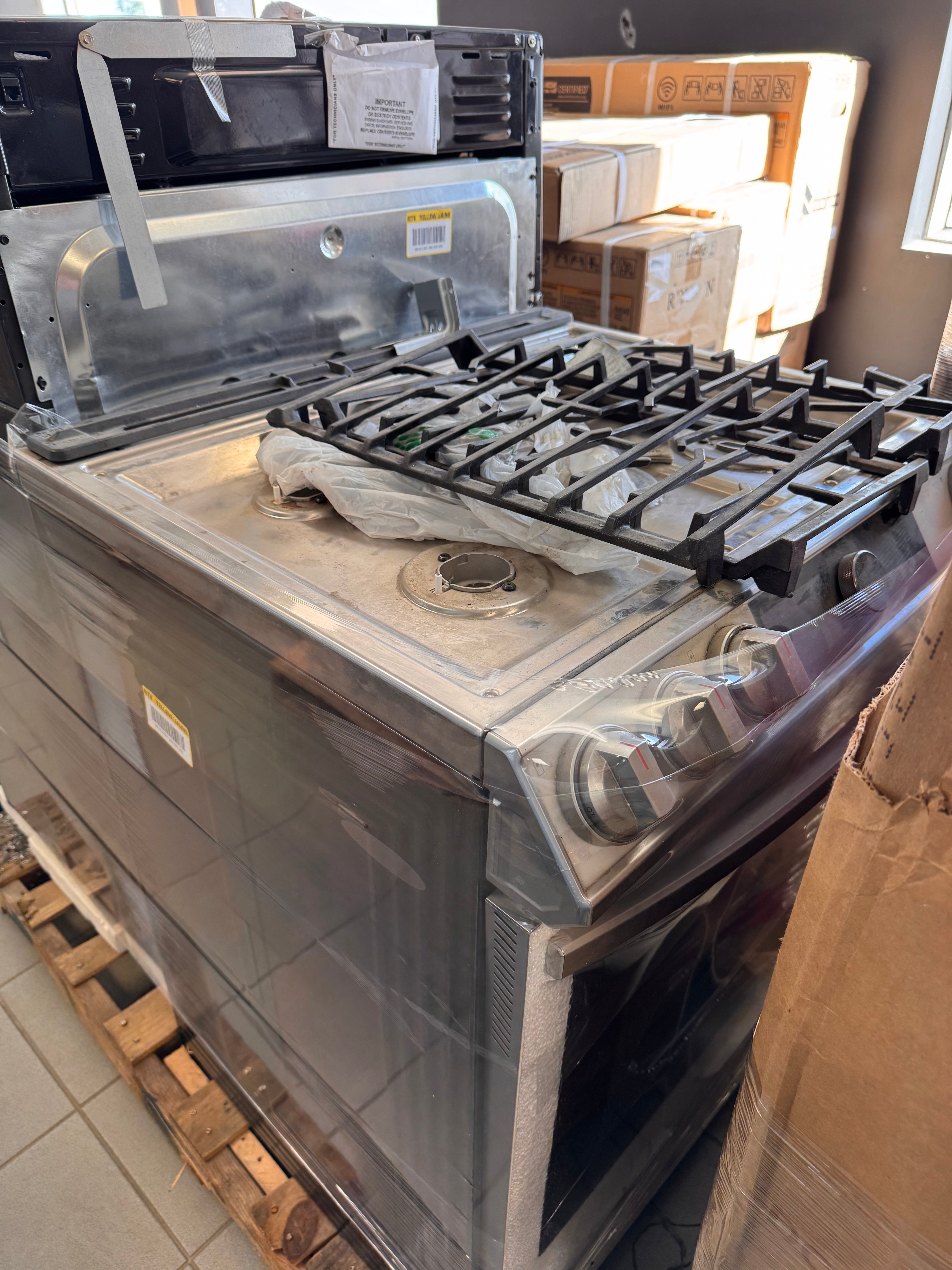 APPLIANCES RANGES - LOT-1068-35-3