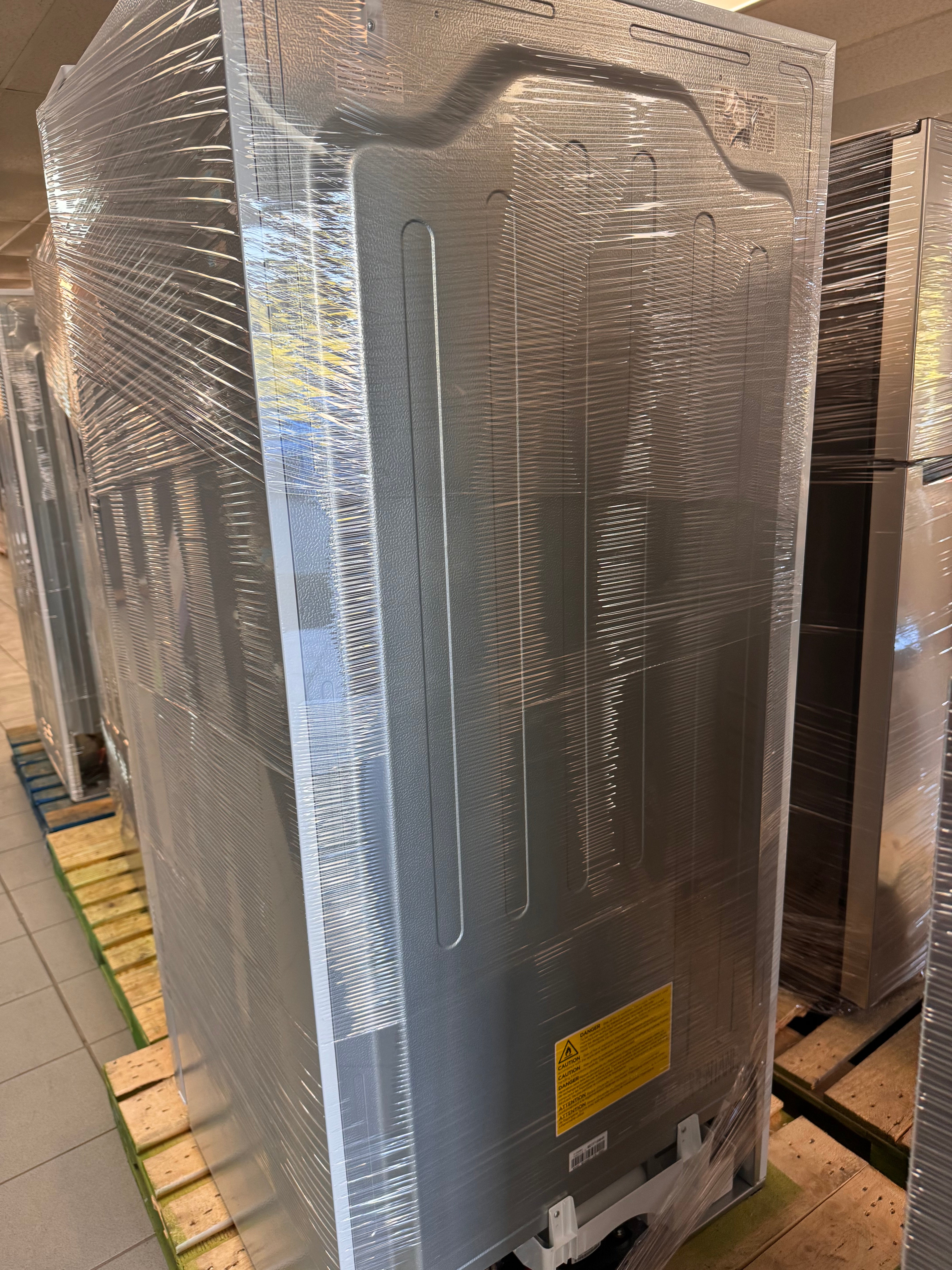 APPLIANCES REFRIGERATORS - LOT-1103-37-3