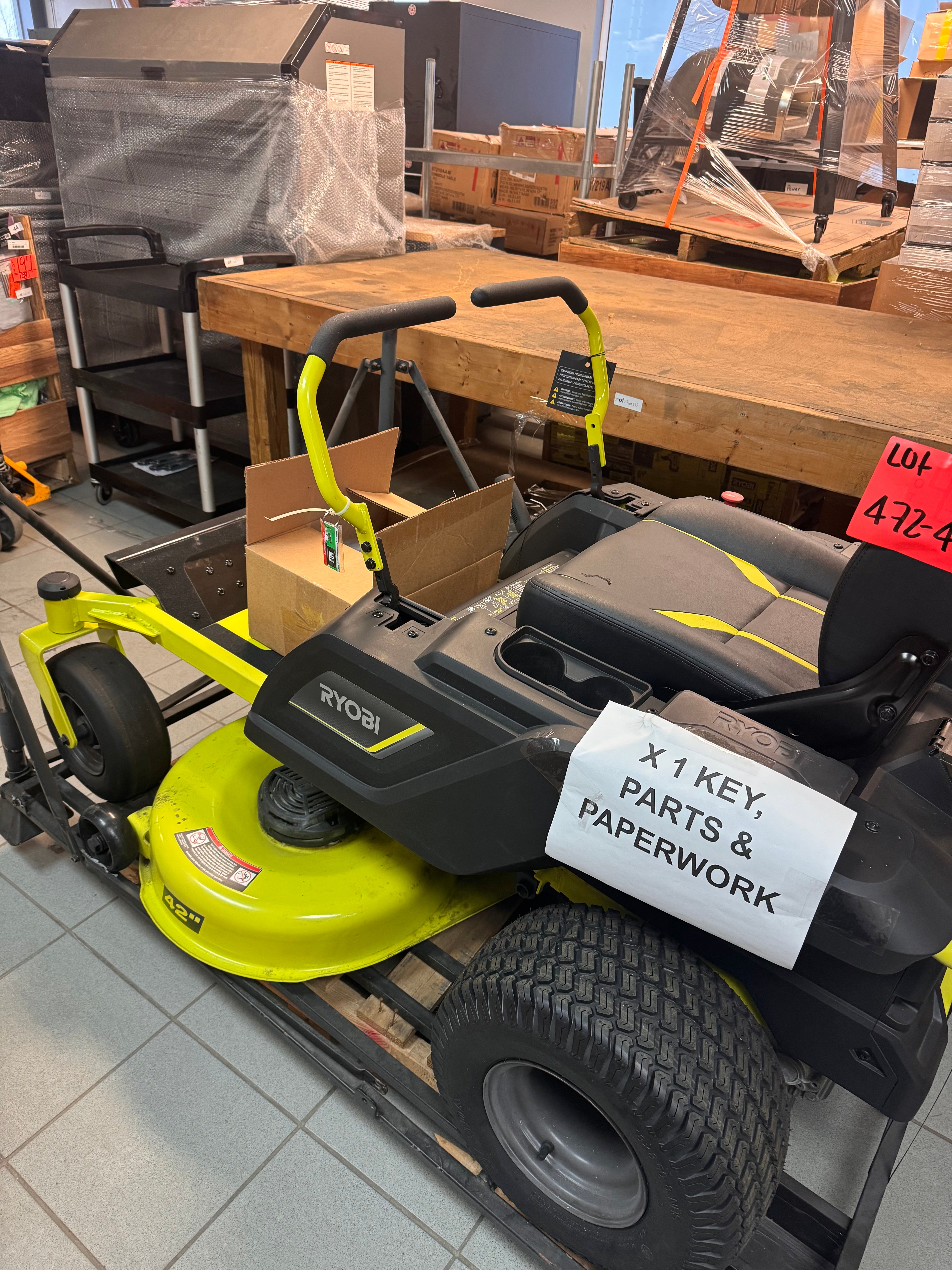 RIDING LAWN MOWER RYOBI - LOT-472-49-1