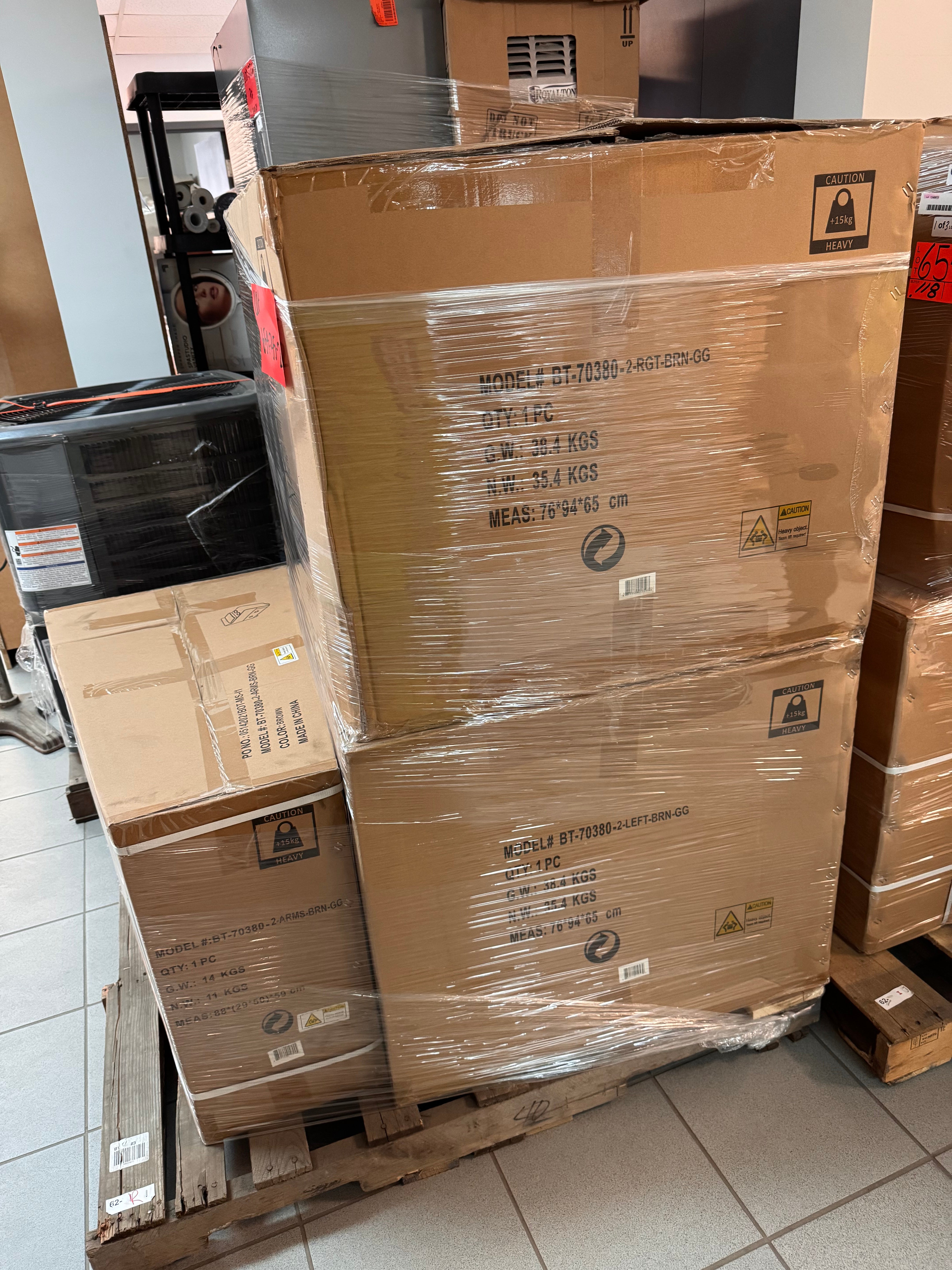 FURNITURE RECLINERS - LOT-654-35-1