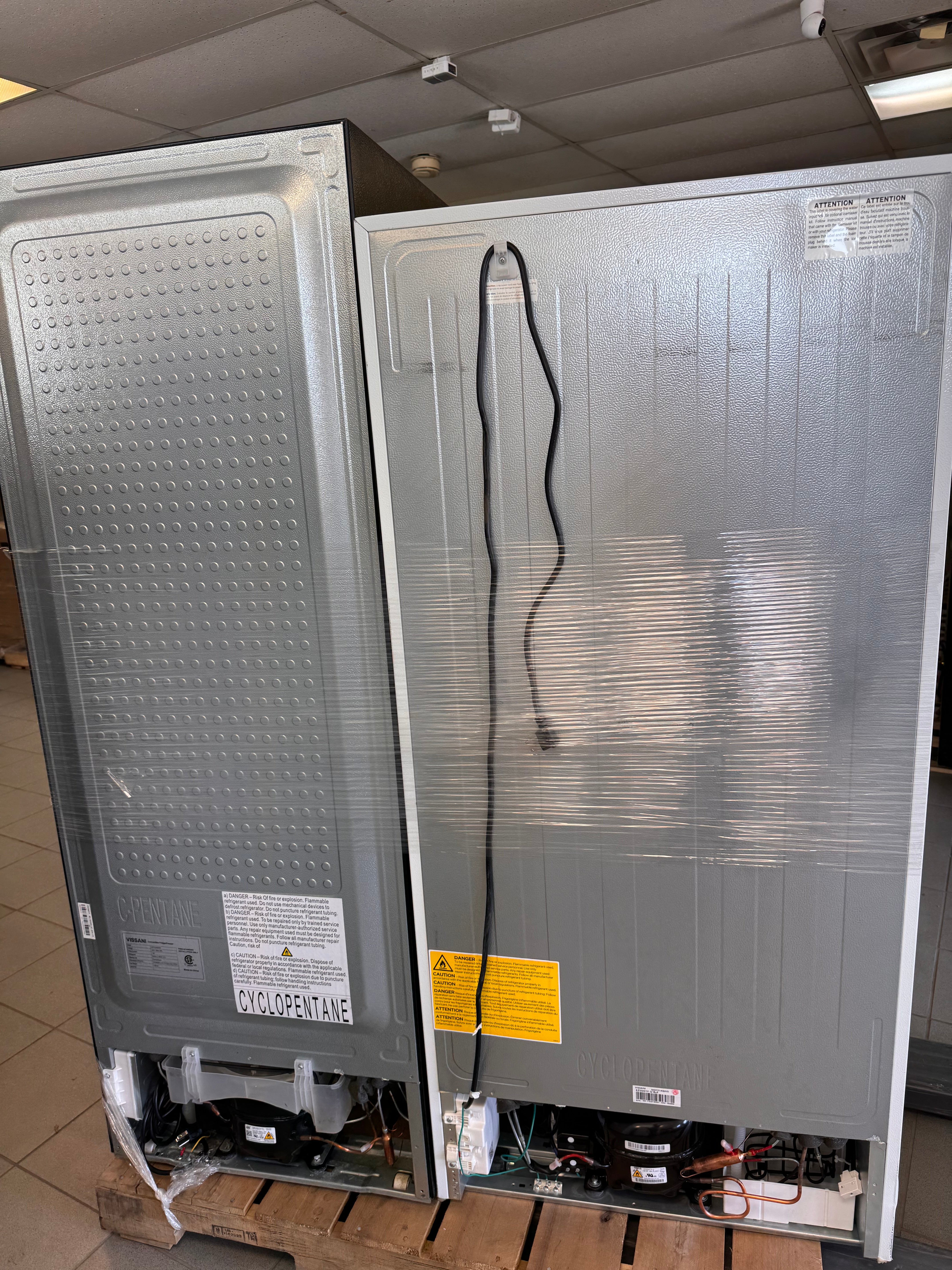 APPLIANCES REFRIGARATORS - LOT-967-37-1