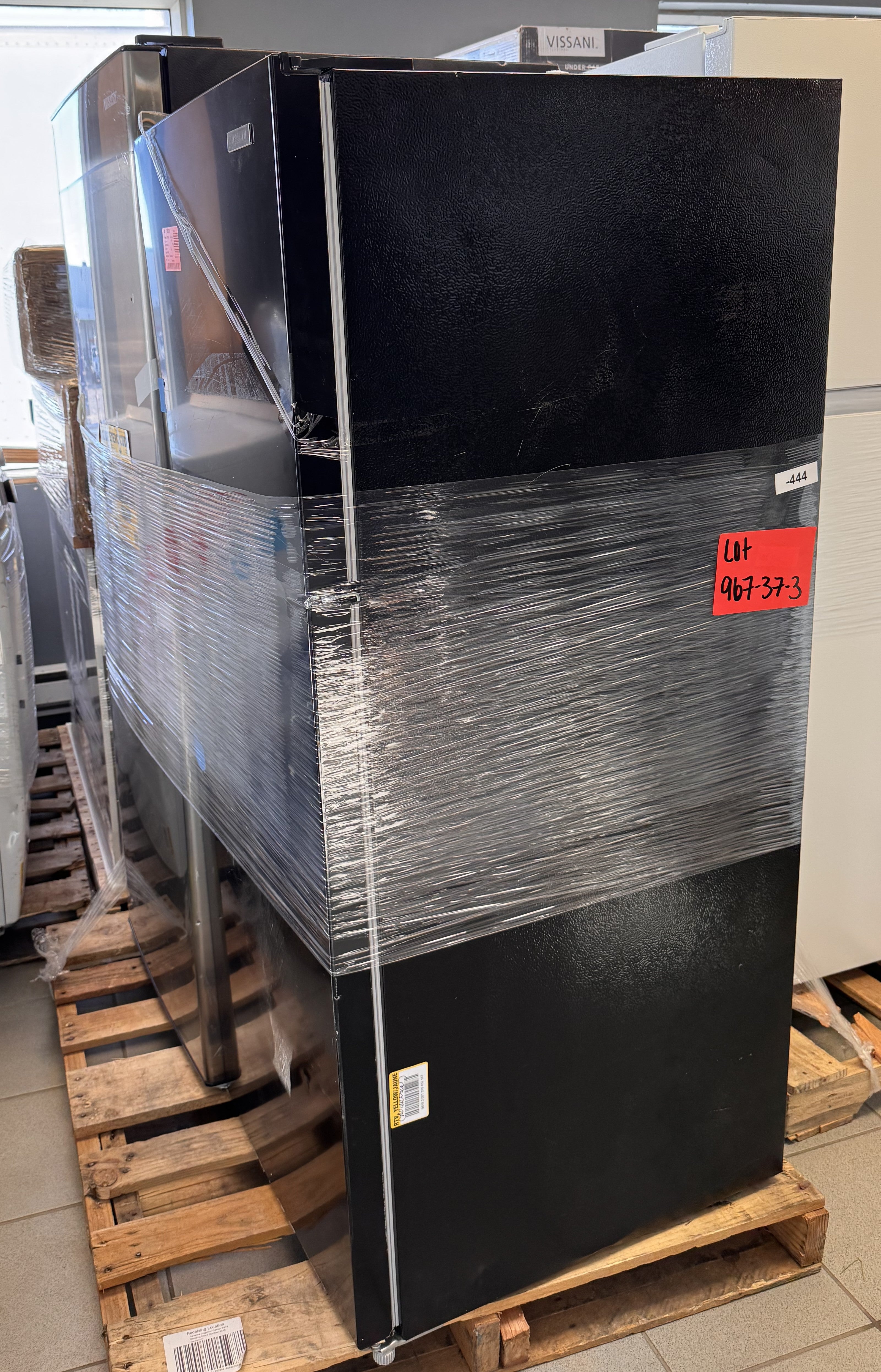 APPLIANCES REFRIGERATORS - LOT-967-37-3