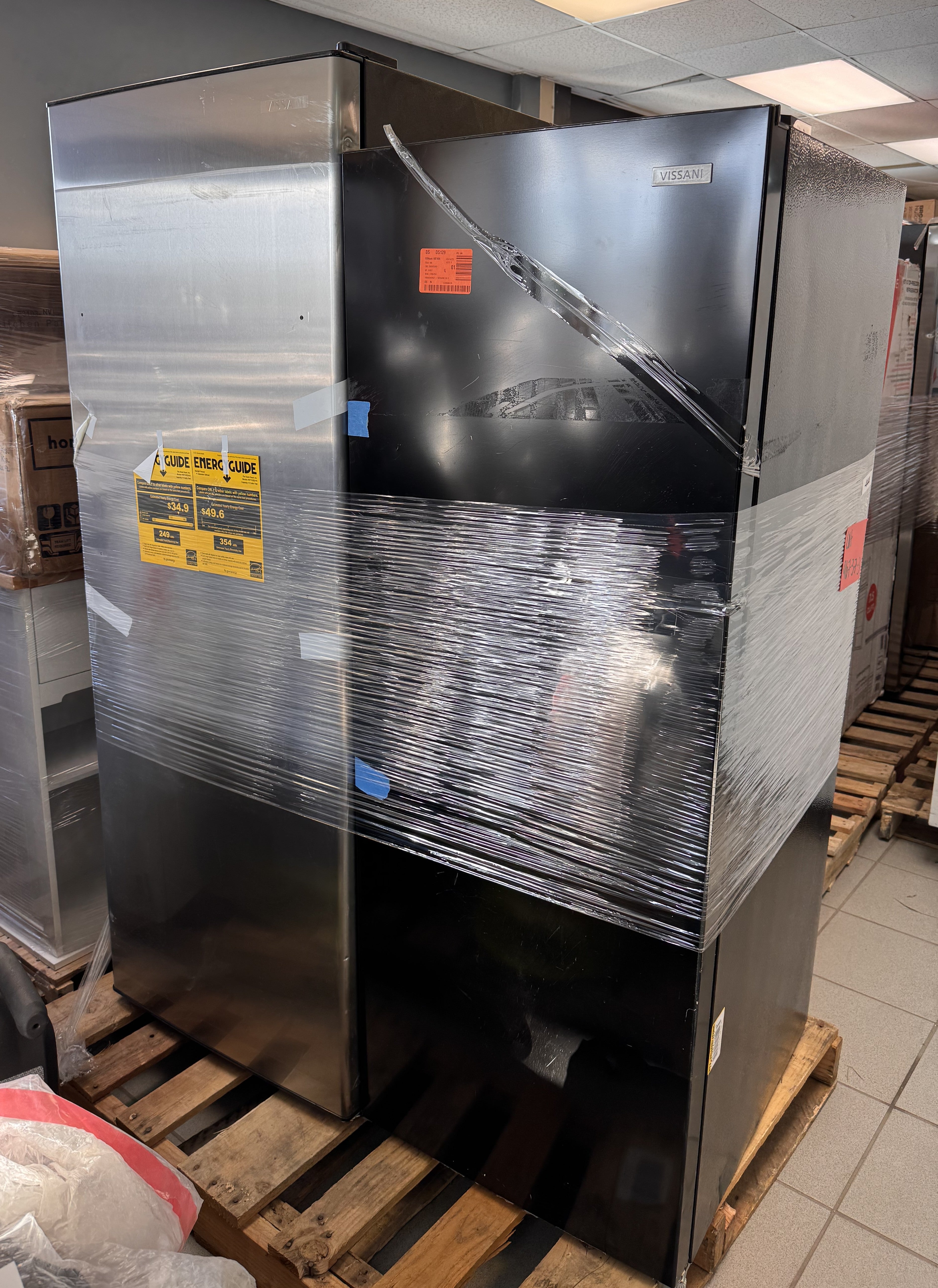 APPLIANCES REFRIGERATORS - LOT-967-37-3