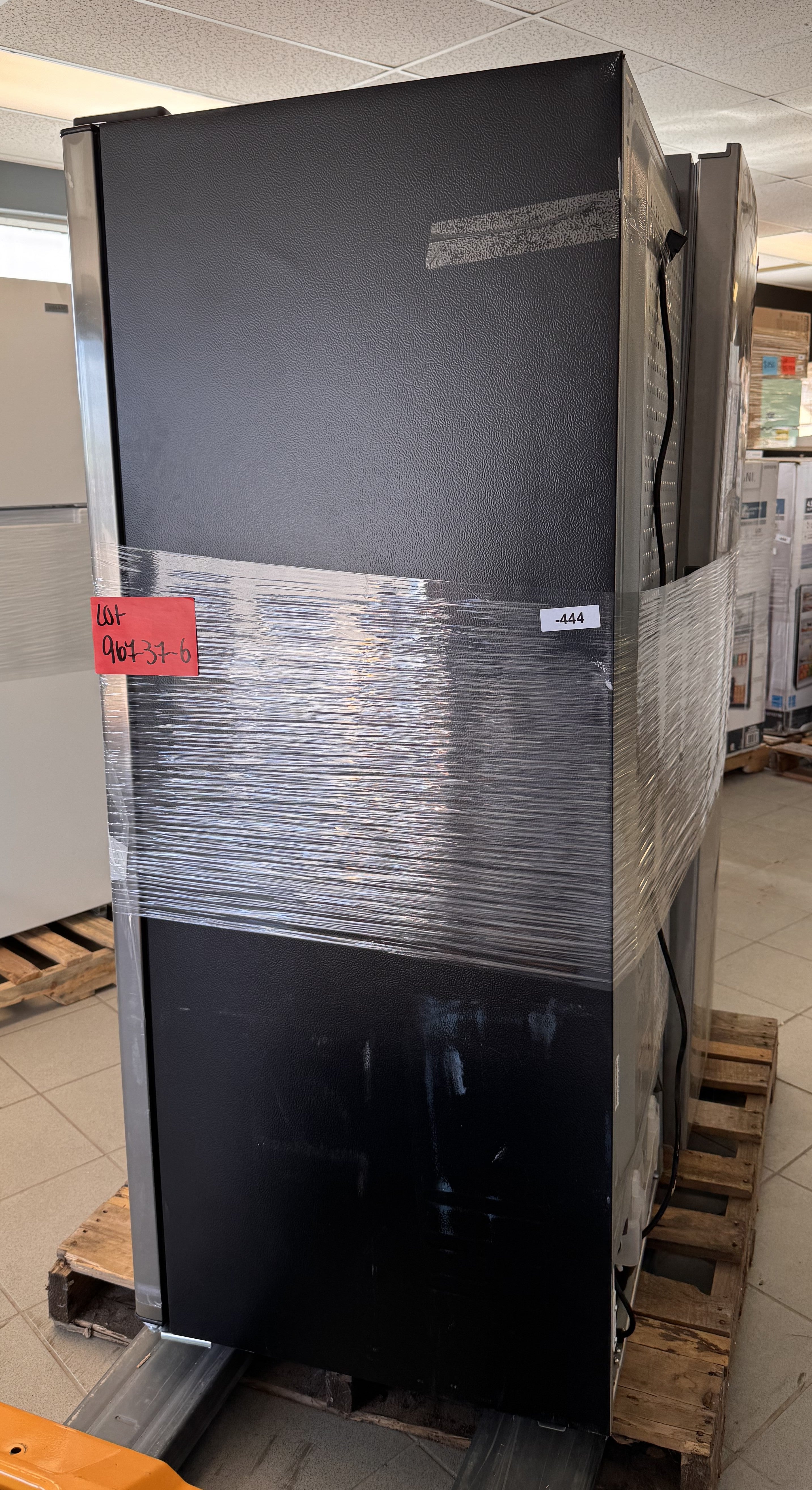 APPLIANCES REFRIGERATORS - LOT-967-37-6