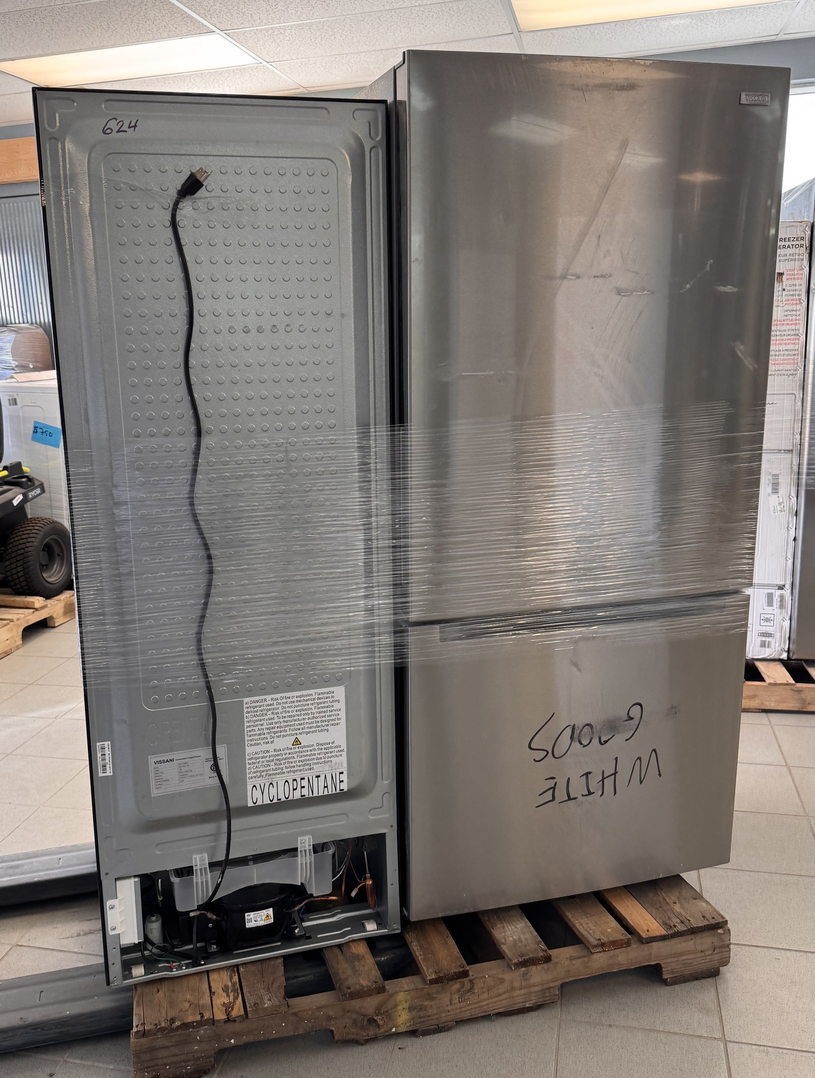 APPLIANCES REFRIGERATORS - LOT-967-37-6