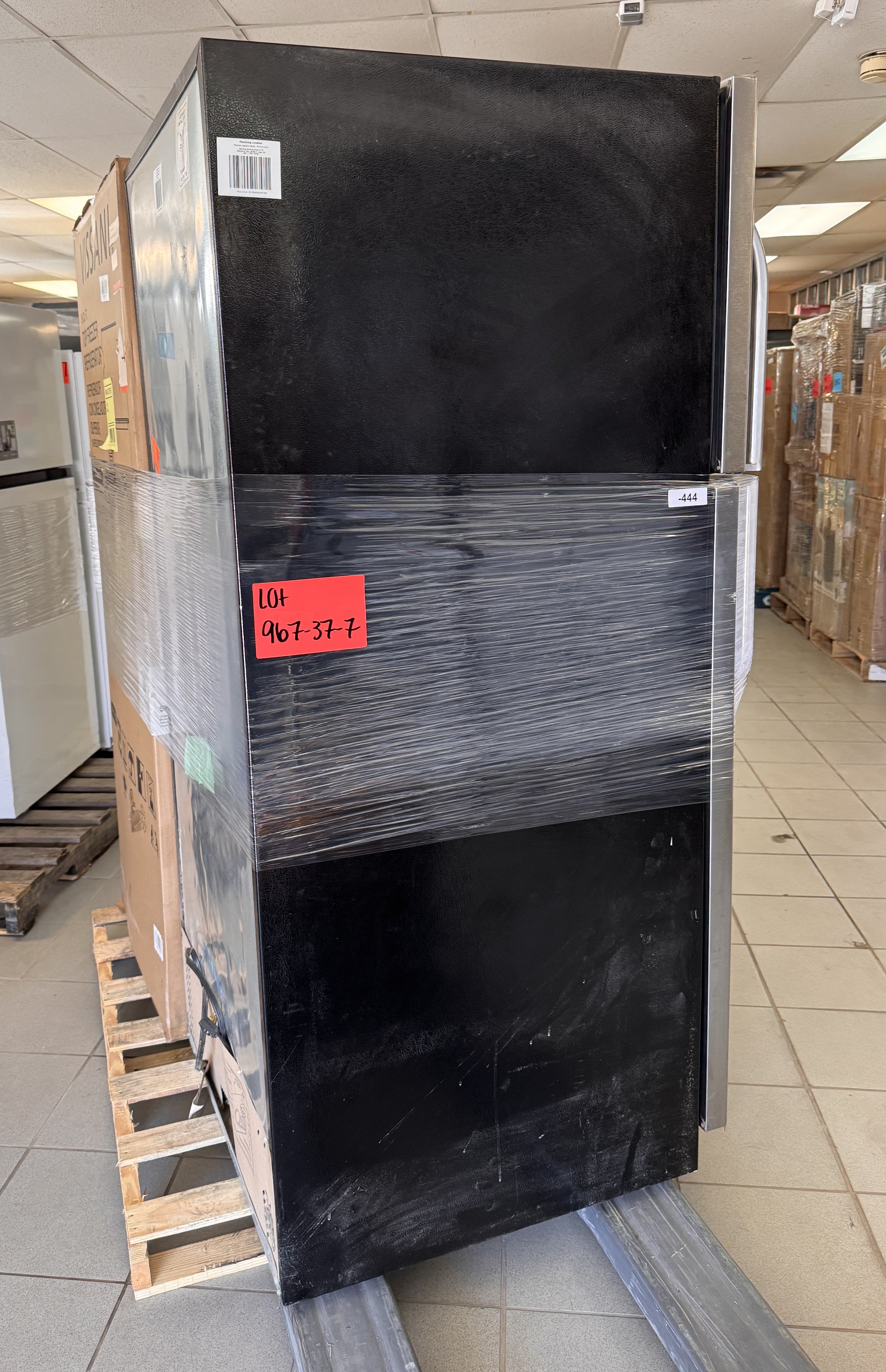 APPLIANCES REFRIGERATORS - LOT-967-37-7