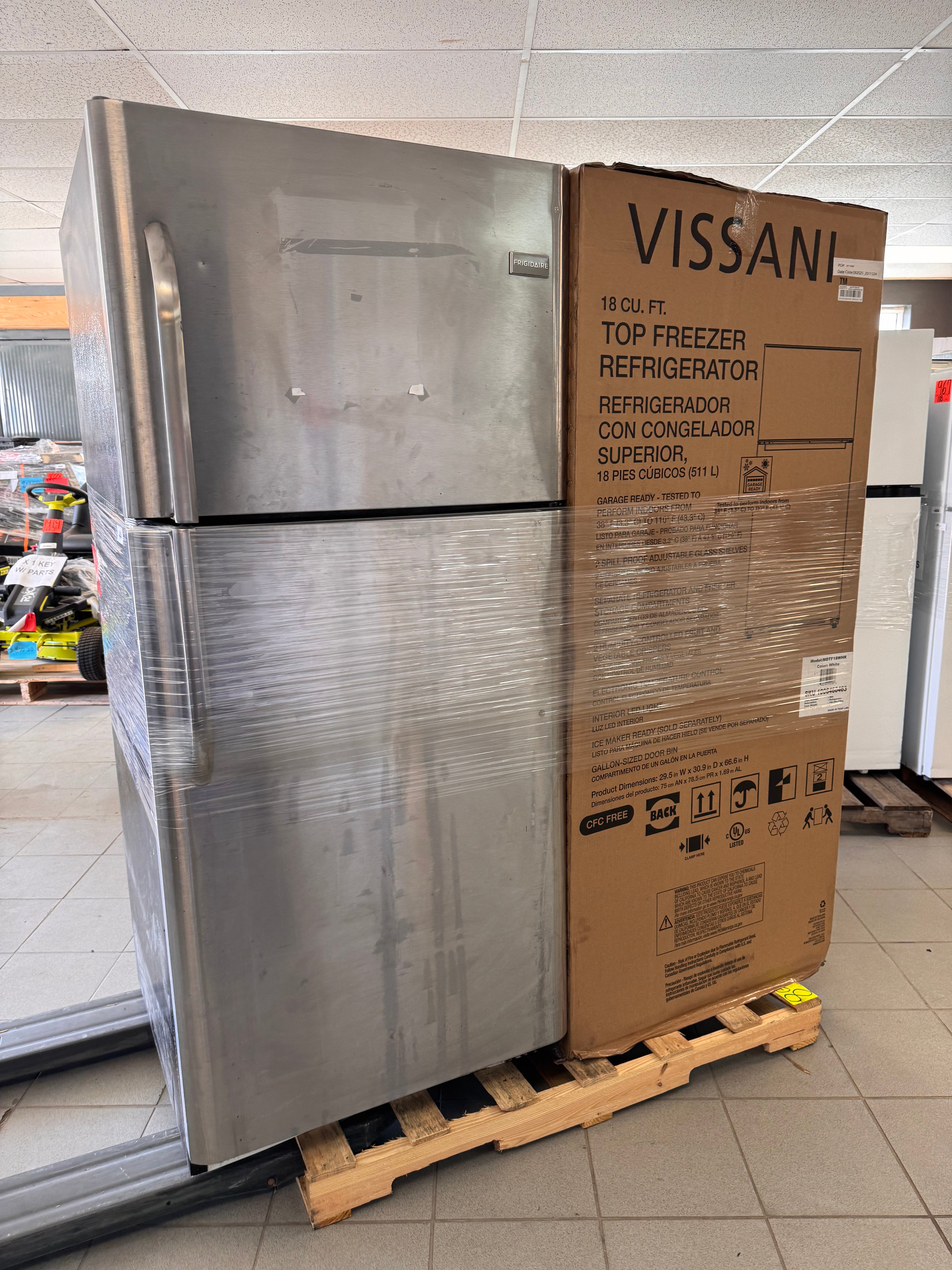 APPLIANCES REFRIGERATORS - LOT-967-37-7