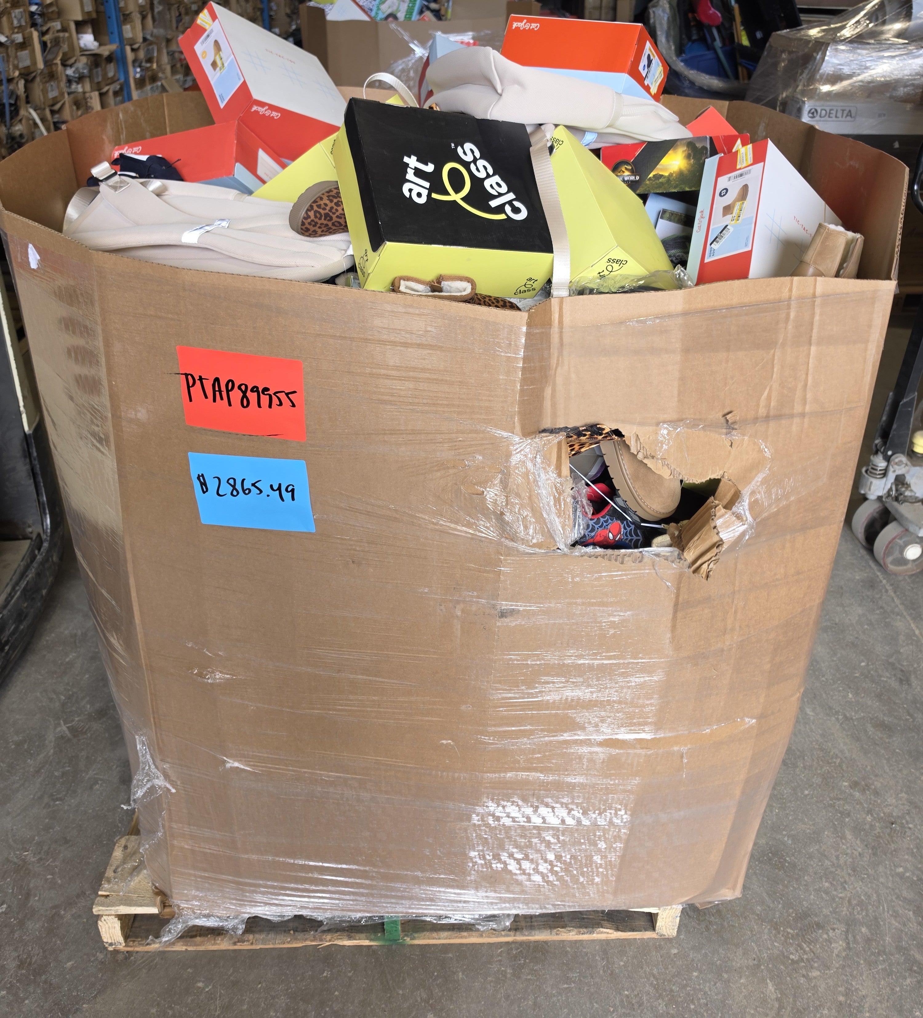 kids footwear 371pcs msrp $14327.46 - ptap89955