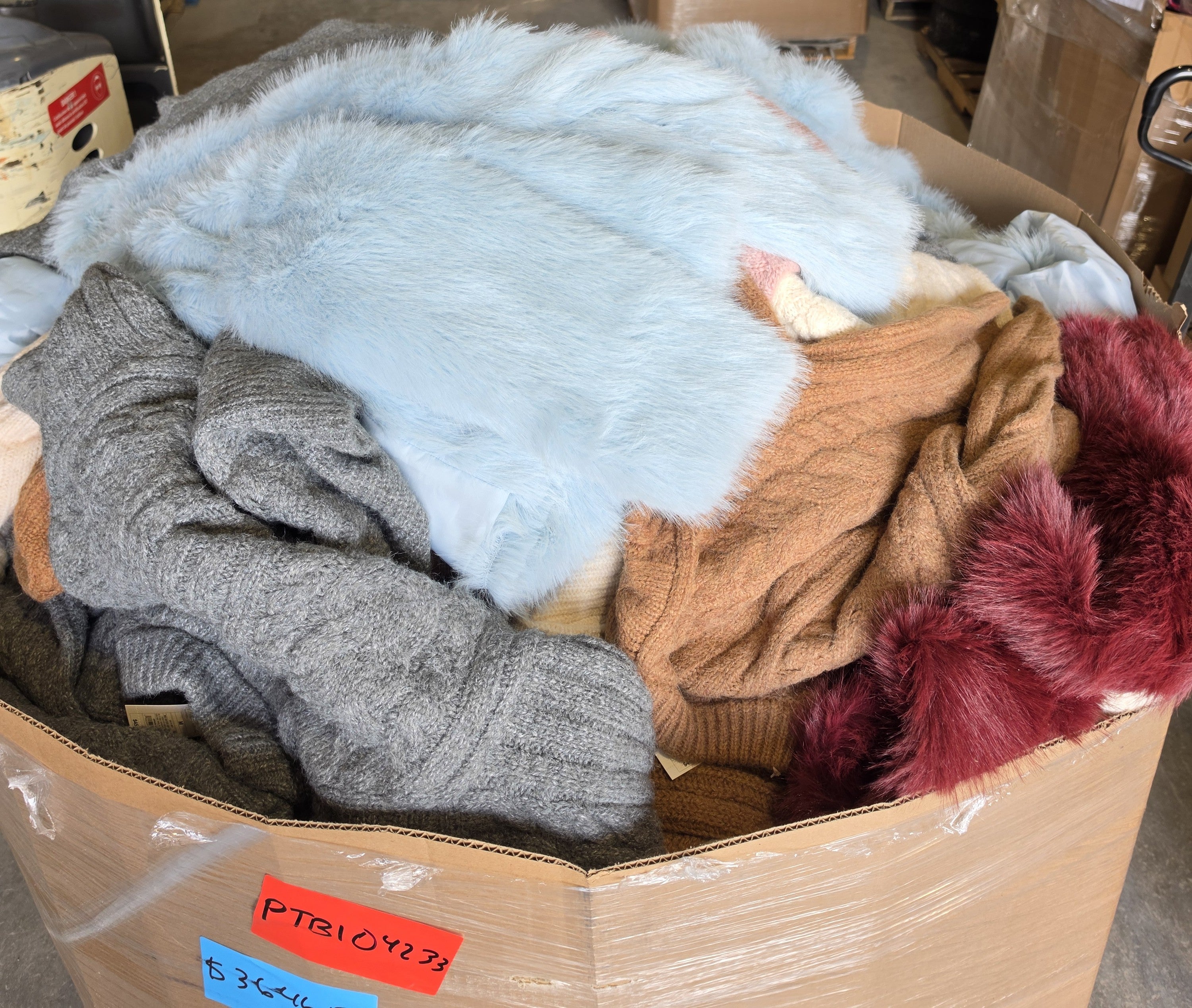 mix women apparel 409pcs  msrp $18232.75 - ptbi04233