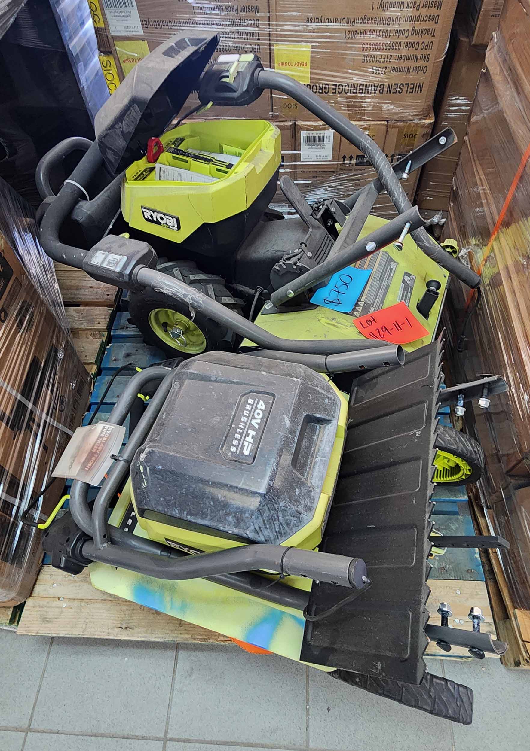 OUTDOOR EQUIPEMENT - LOT-1129-11-1
