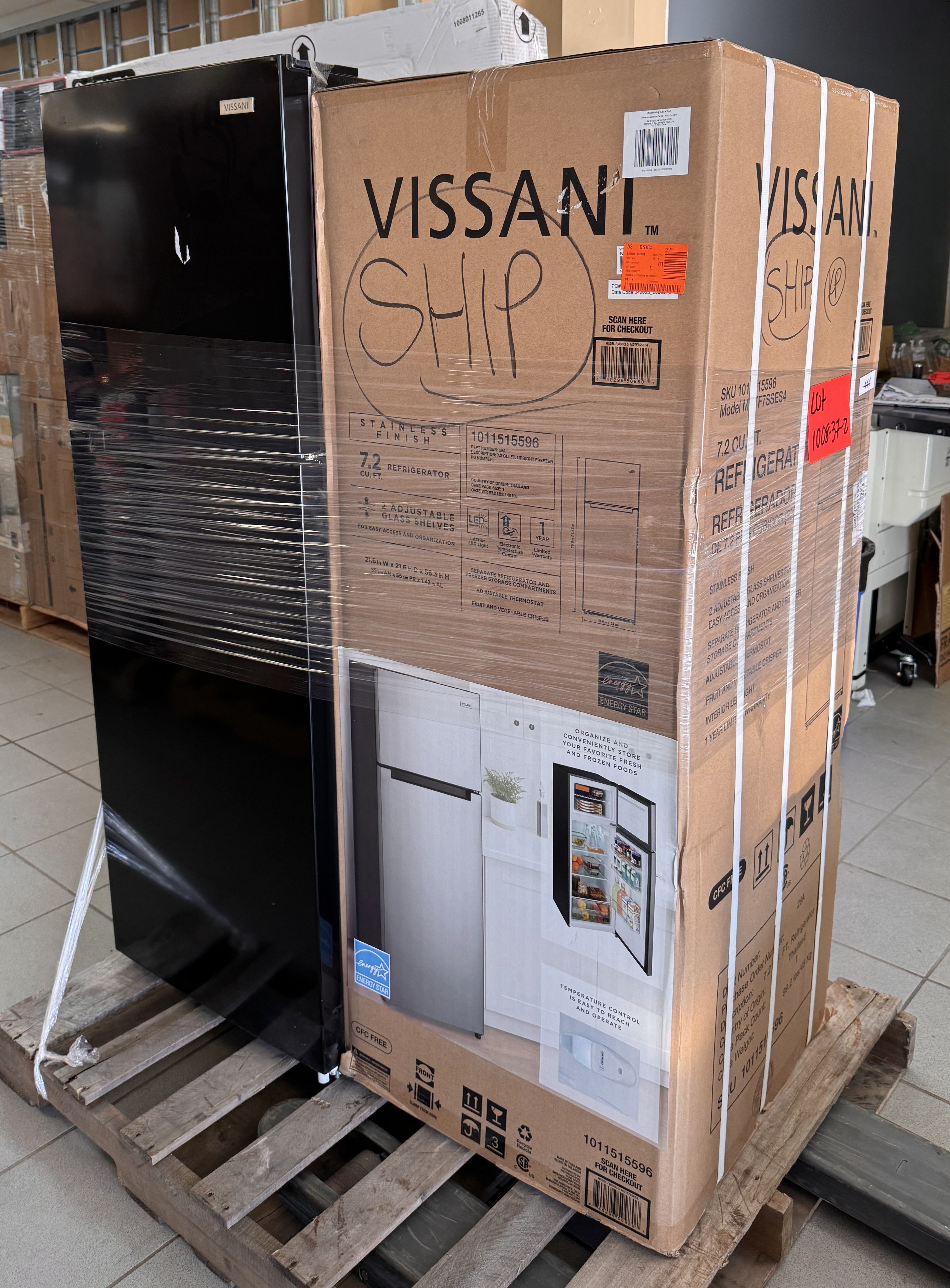 APPLIANCES REFRIGERATORS - LOT-1008-37-2