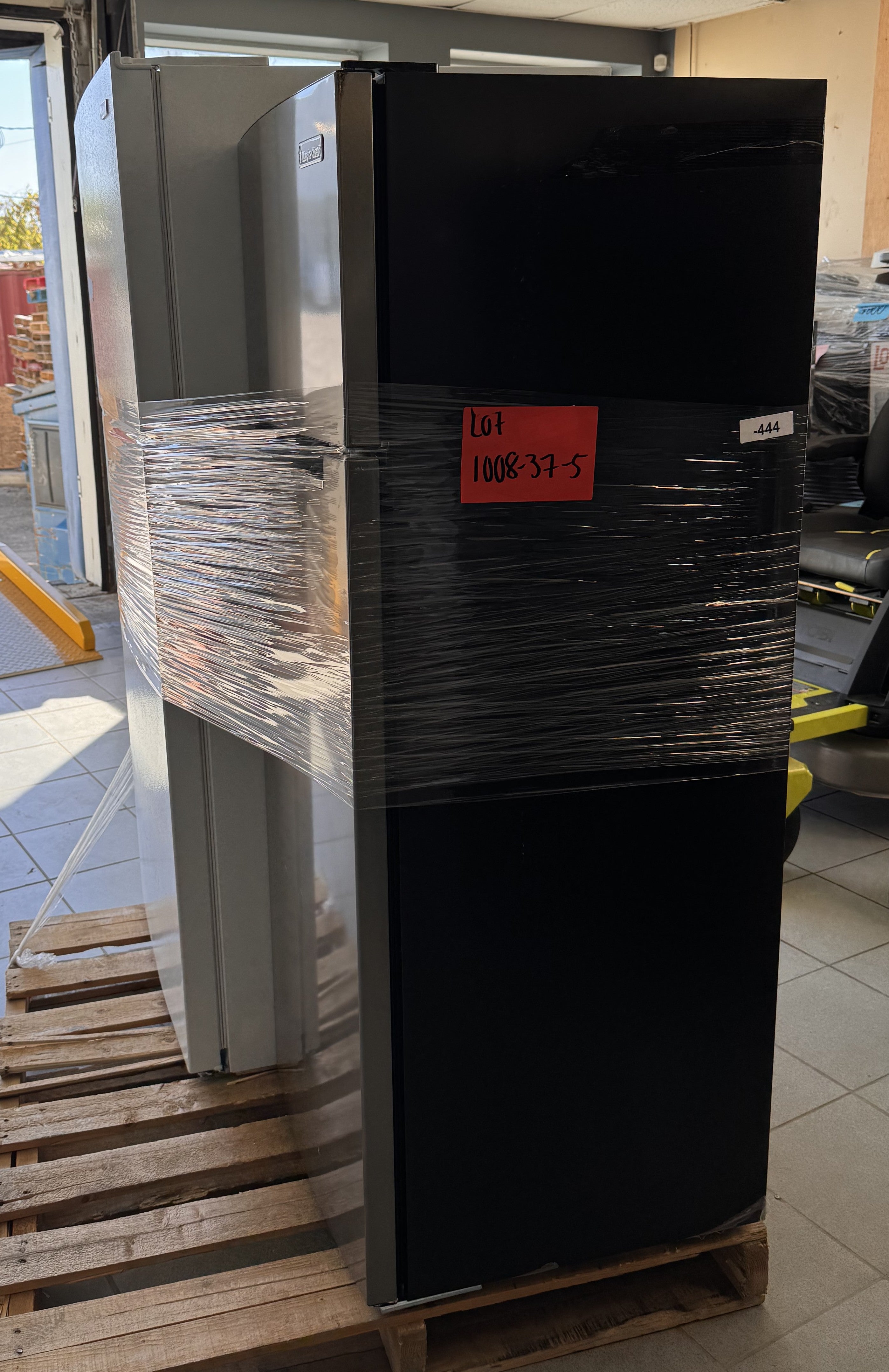 APPLIANCES REFRIGERATORS - LOT-1008-37-5