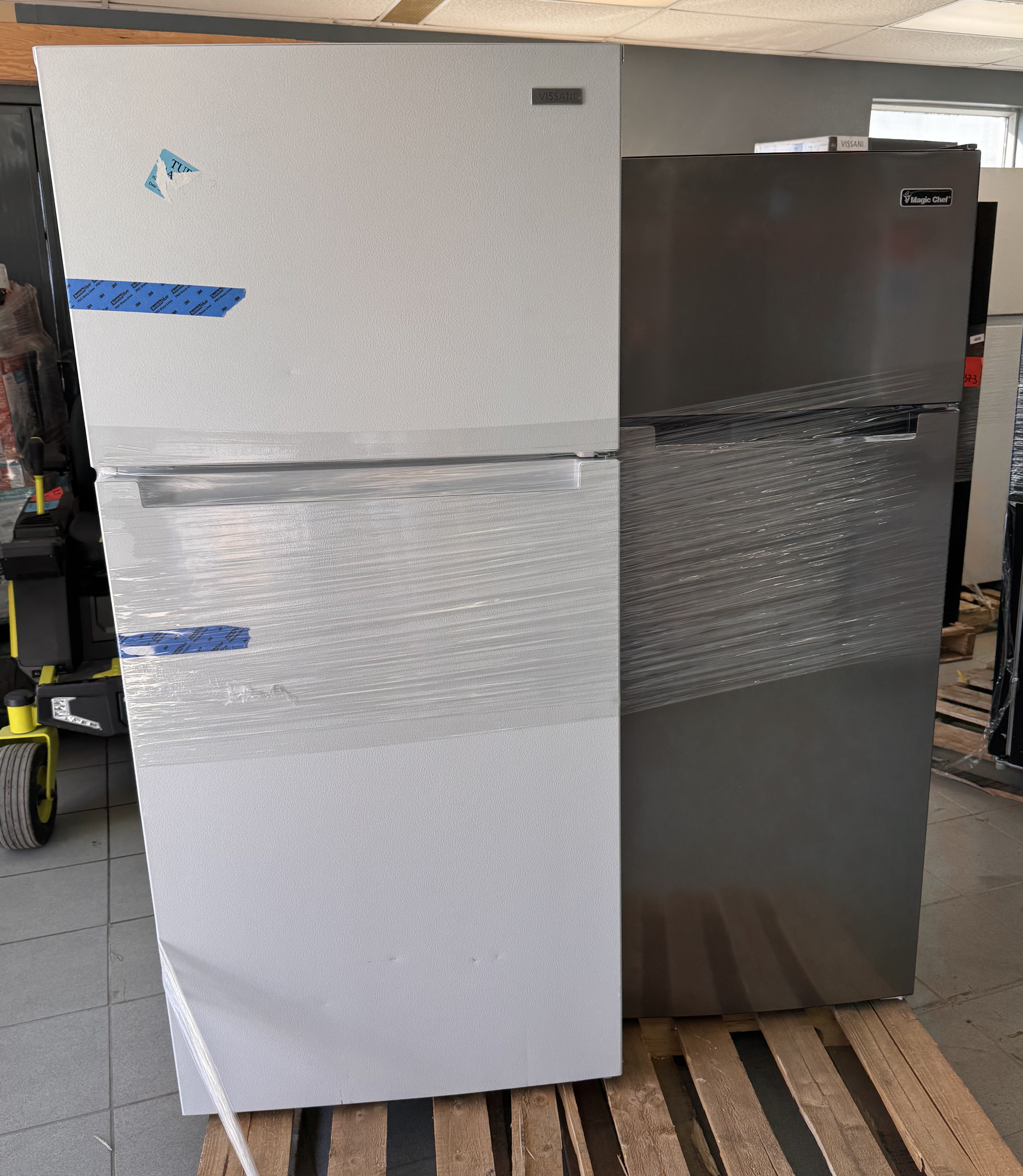 APPLIANCES REFRIGERATORS - LOT-1008-37-5