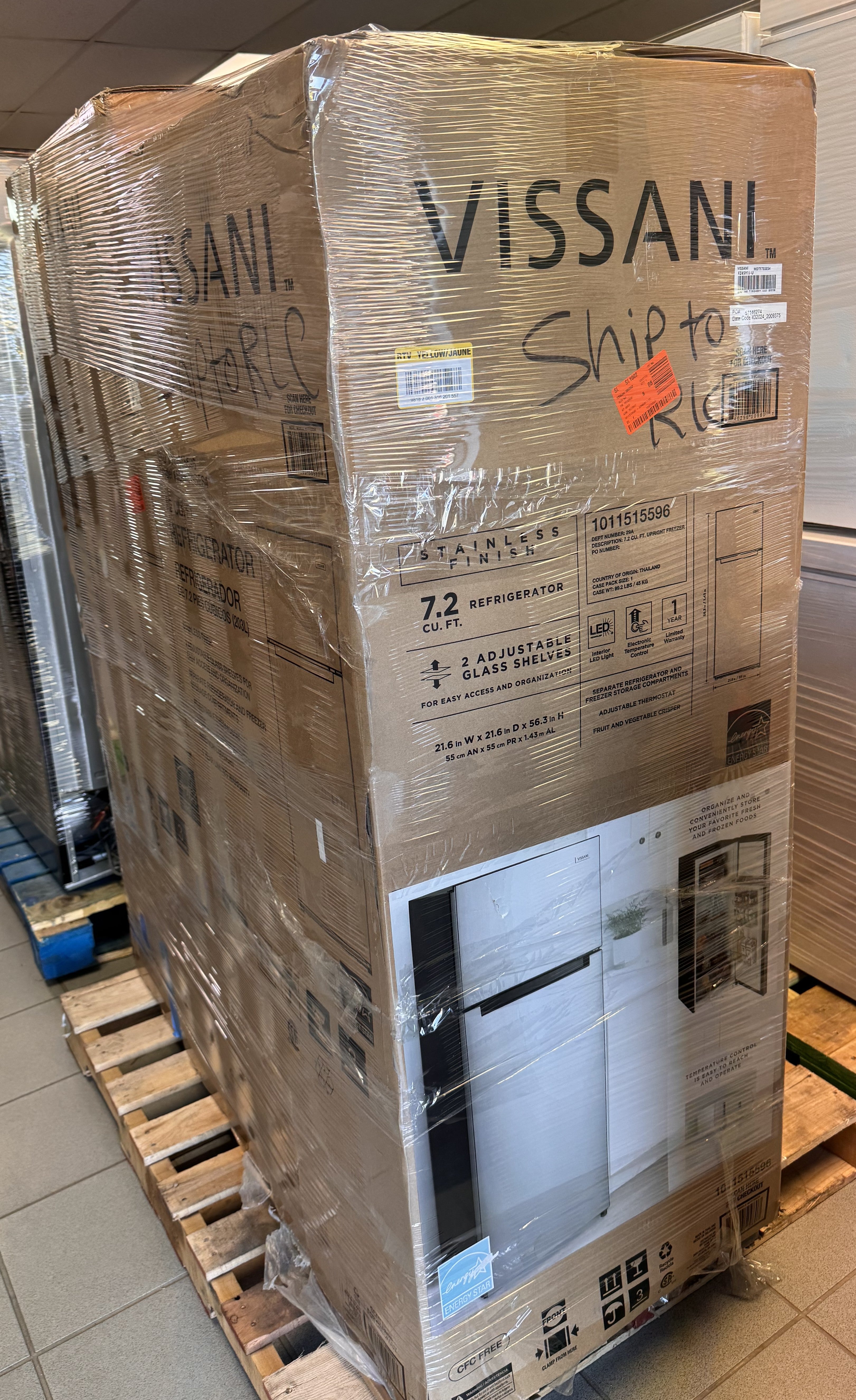 APPLIANCES REFRIGERATORS - LOT-1103-37-1