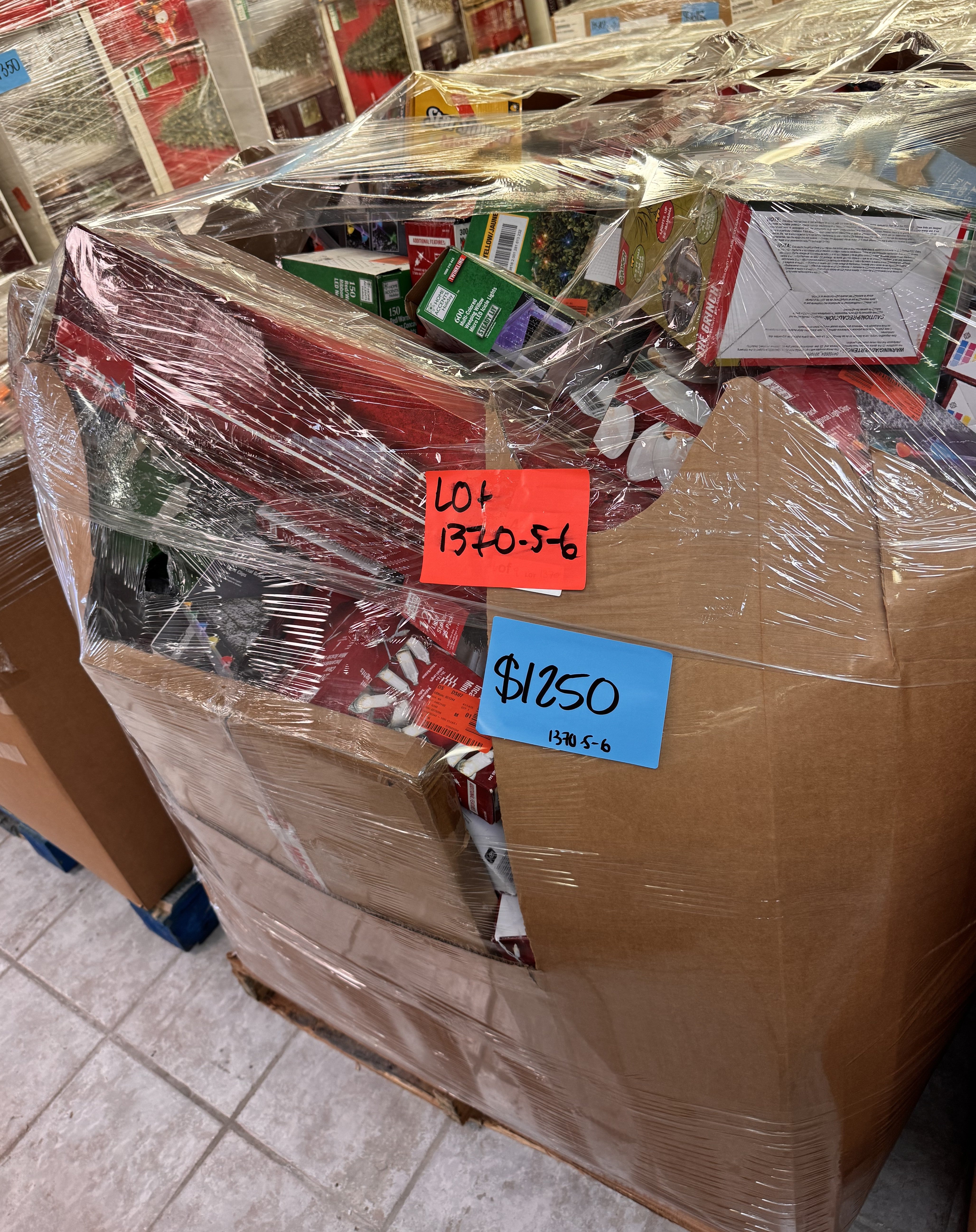 HOLIDAY CHRISTMAS - LOT-1370-5-6