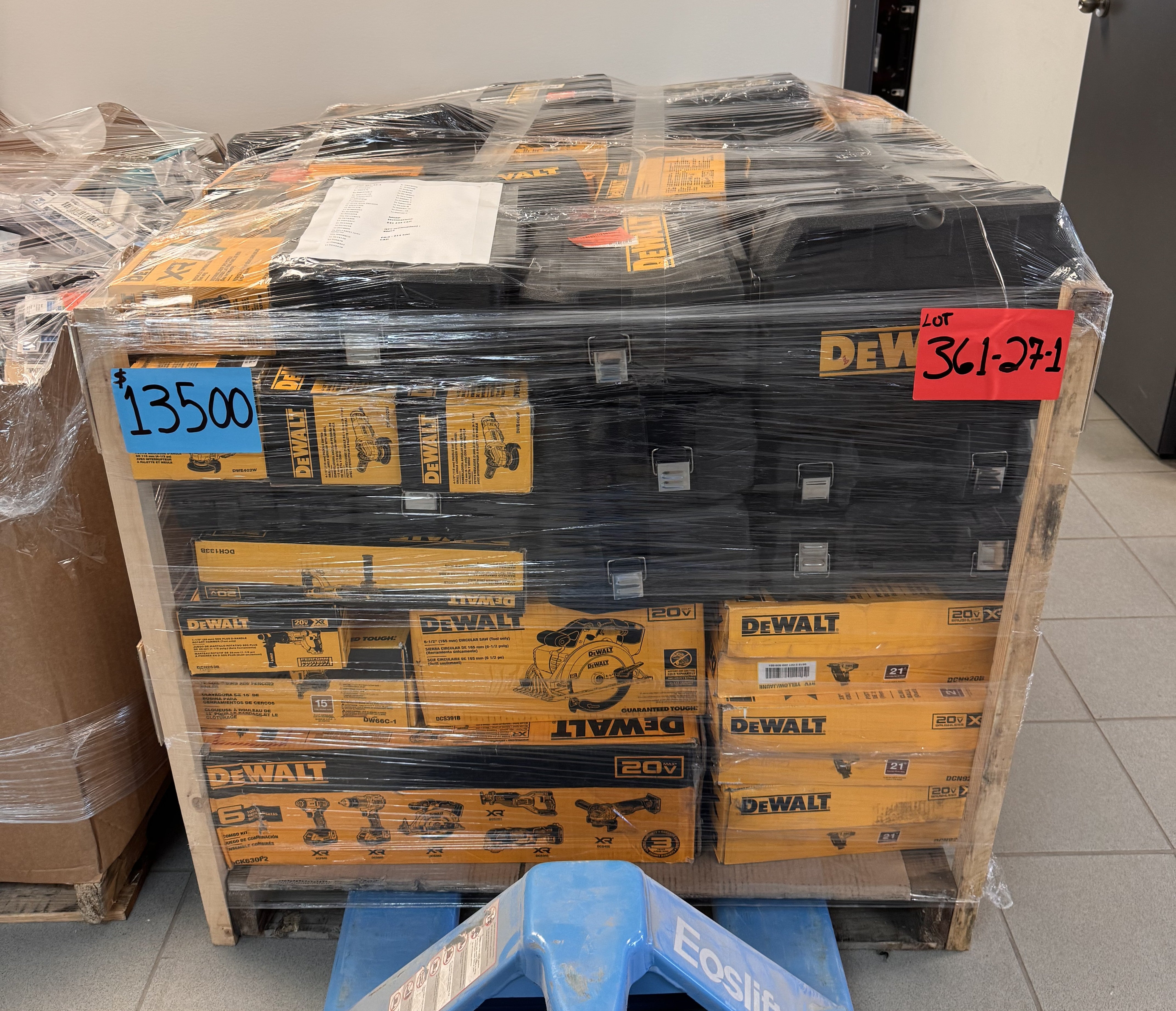 DEWALT OUTDOOR TOOLS - LOT-361-27-1