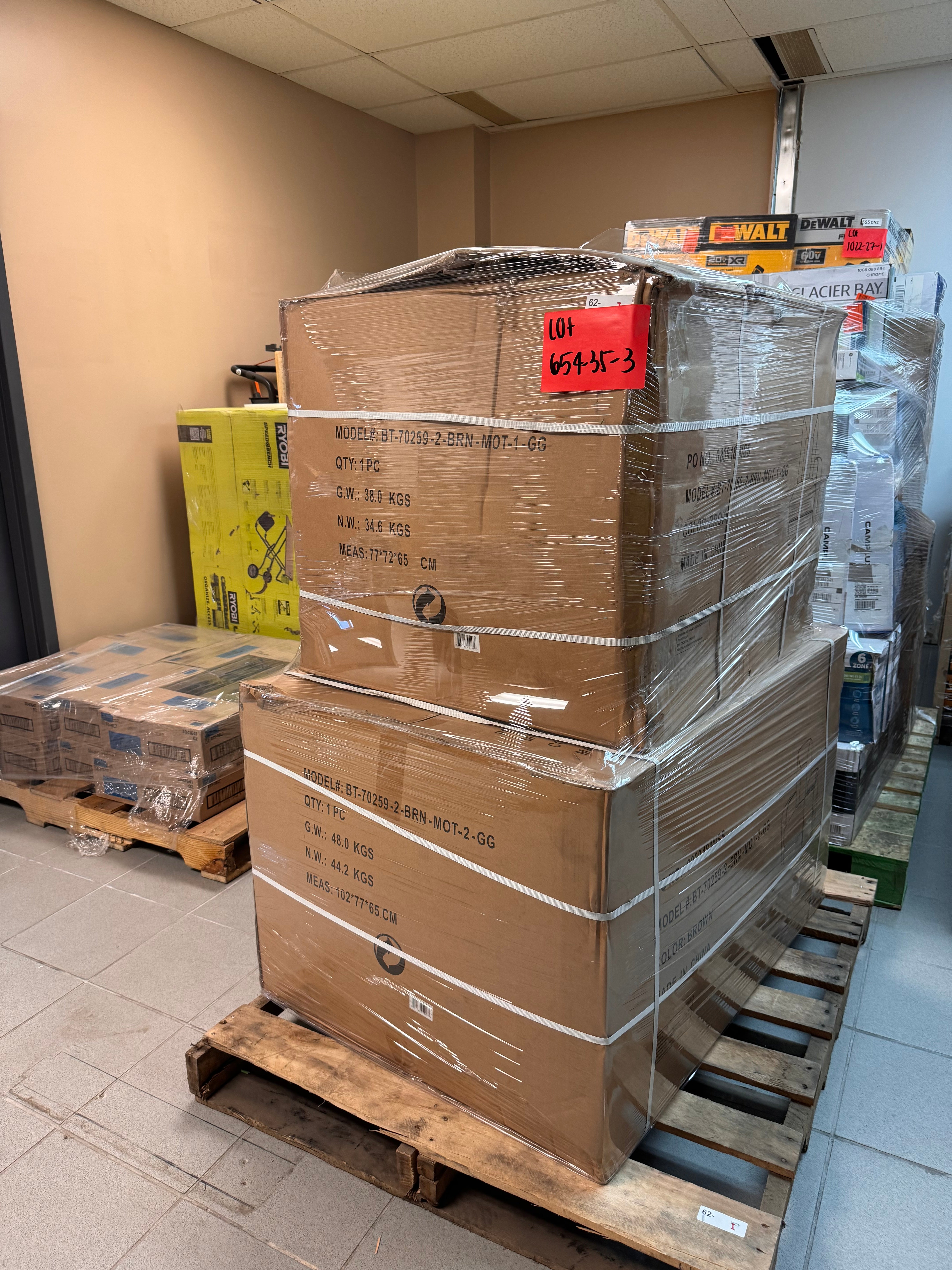 FURNITURE RECLINERS - LOT-654-35-3