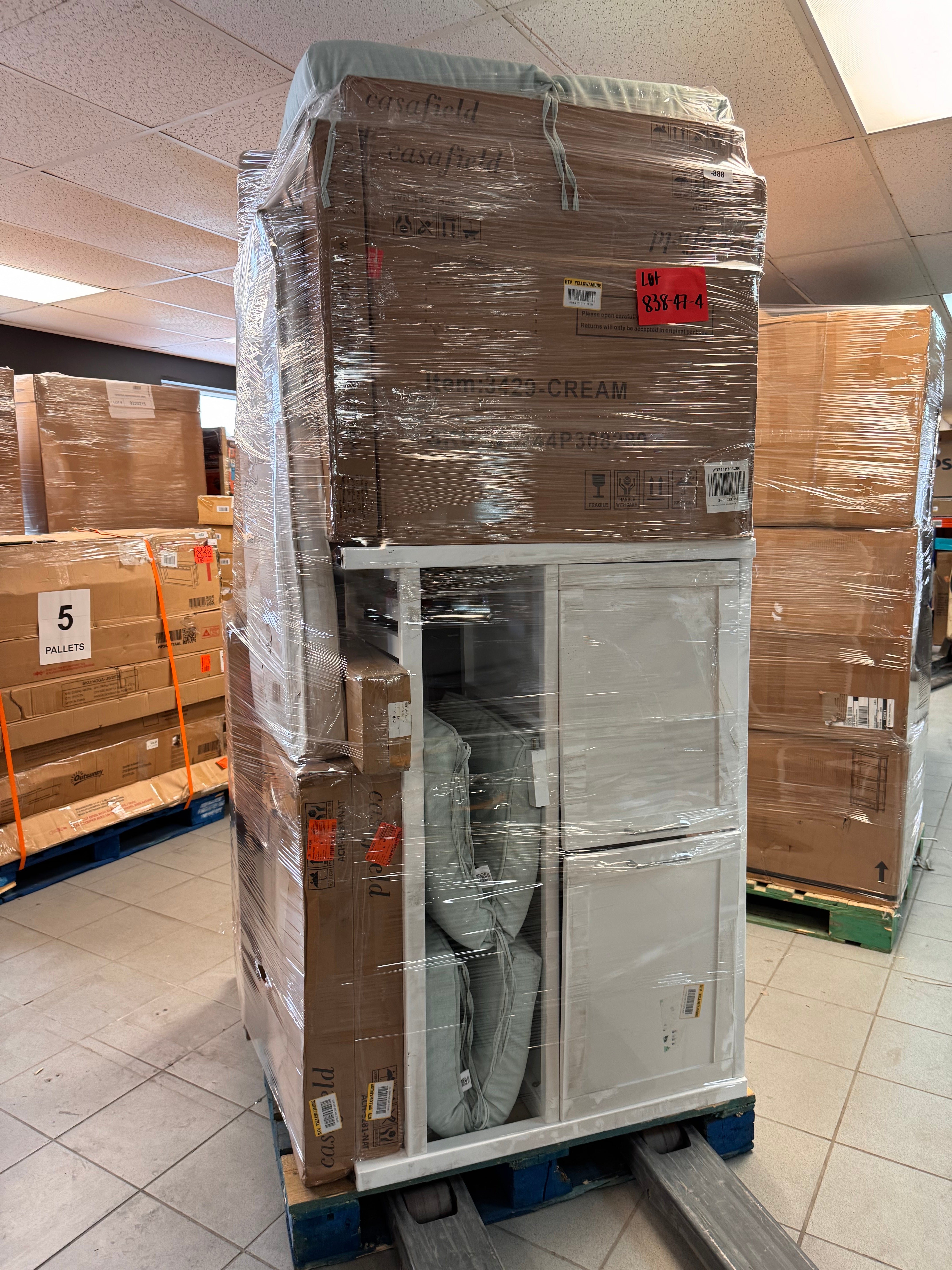 FURNITURE - LOT-838-47-4