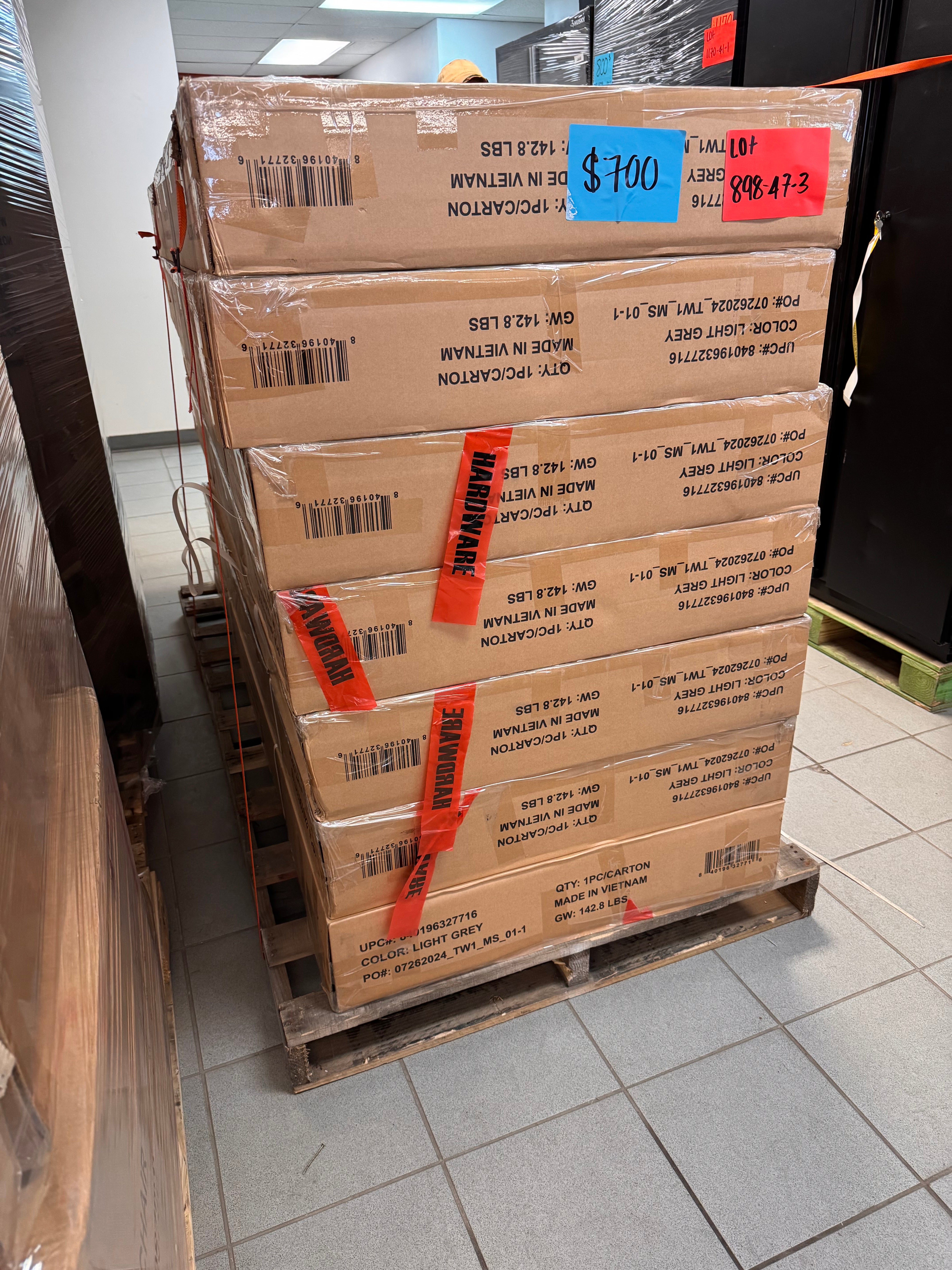 FURNITURE PLATFORM BEDS - LOT-898-47-3