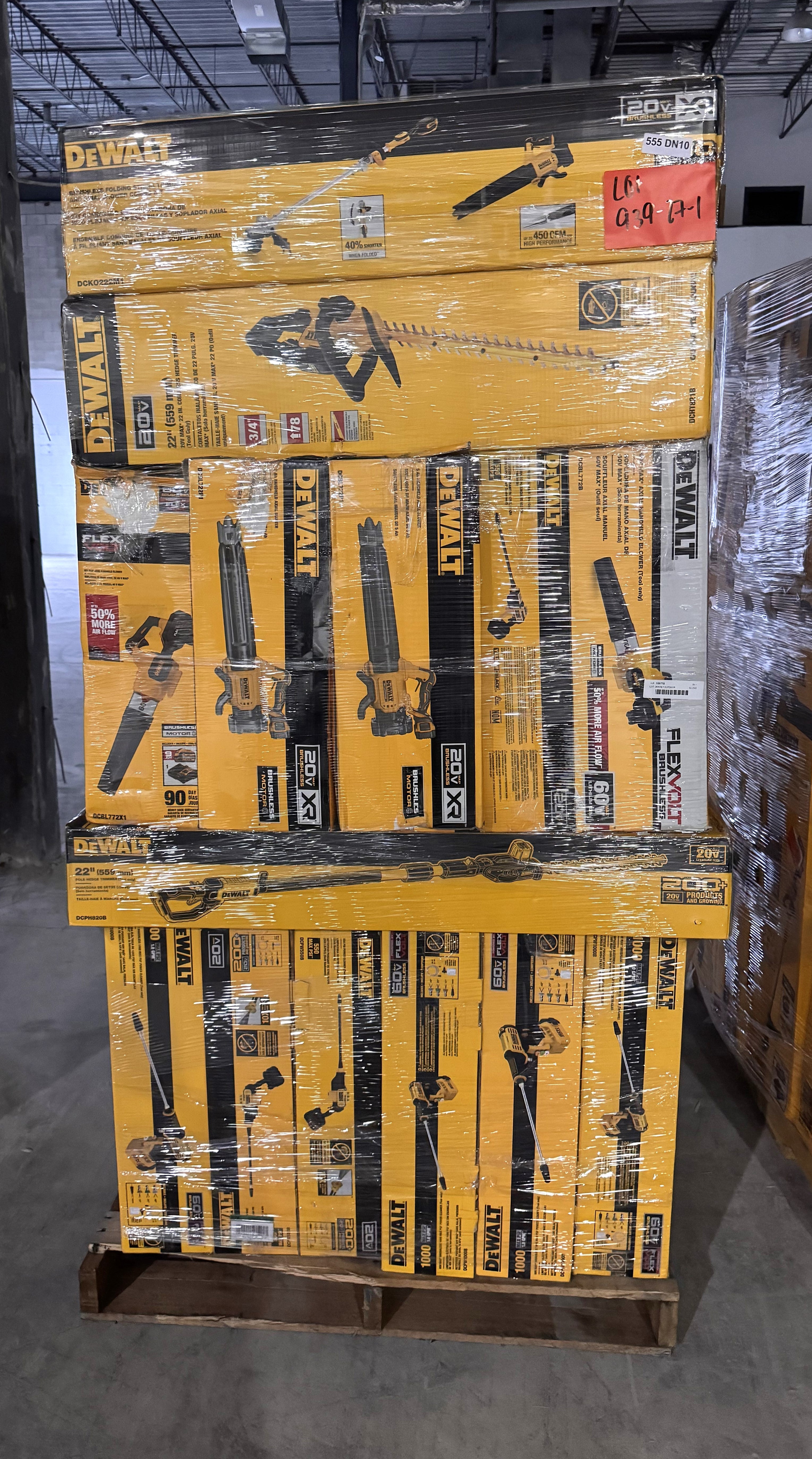 DEWALT OUTDOOR TOOLS - LOT-939-27-1